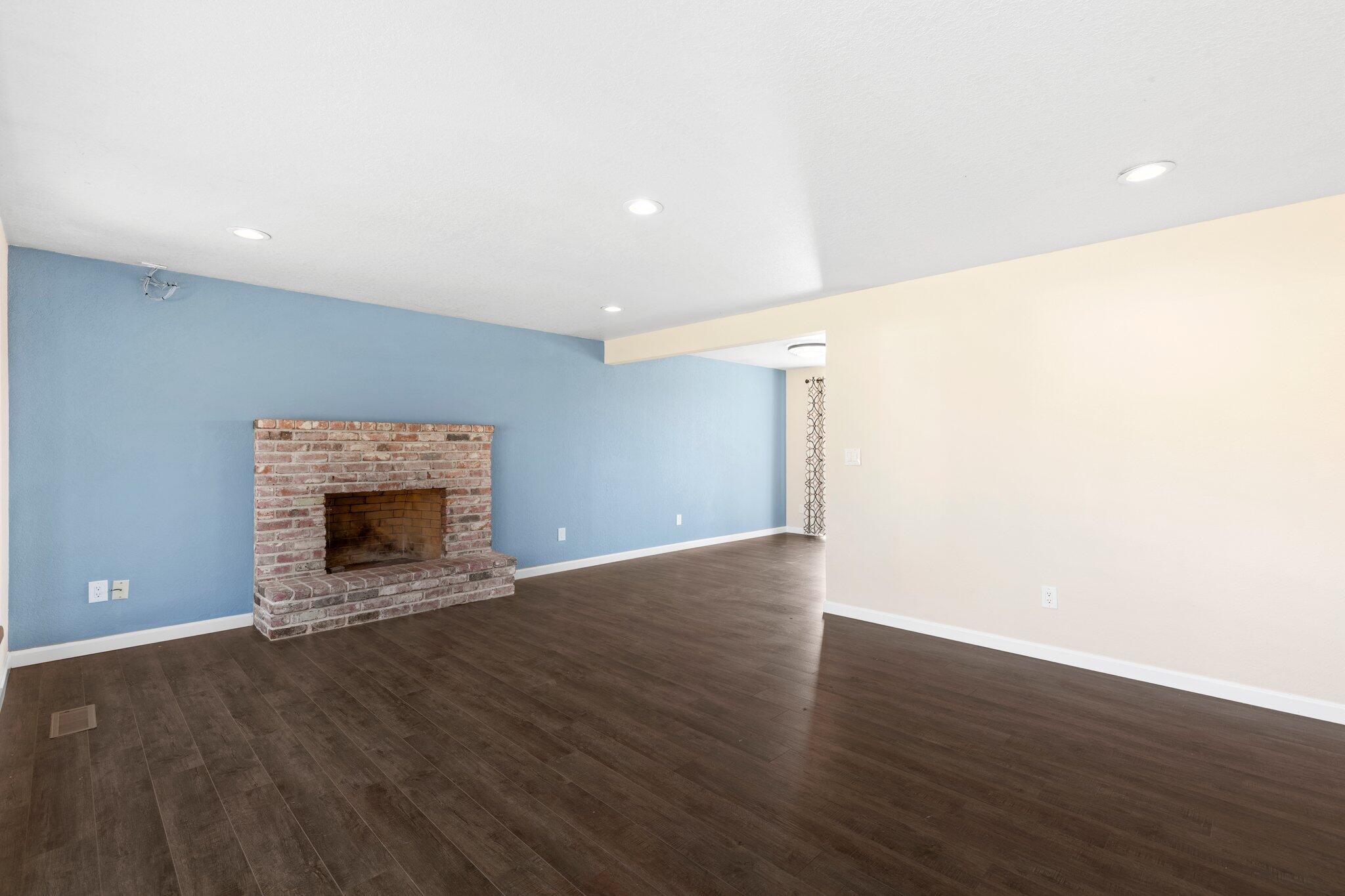 2621 Paloma Avenue