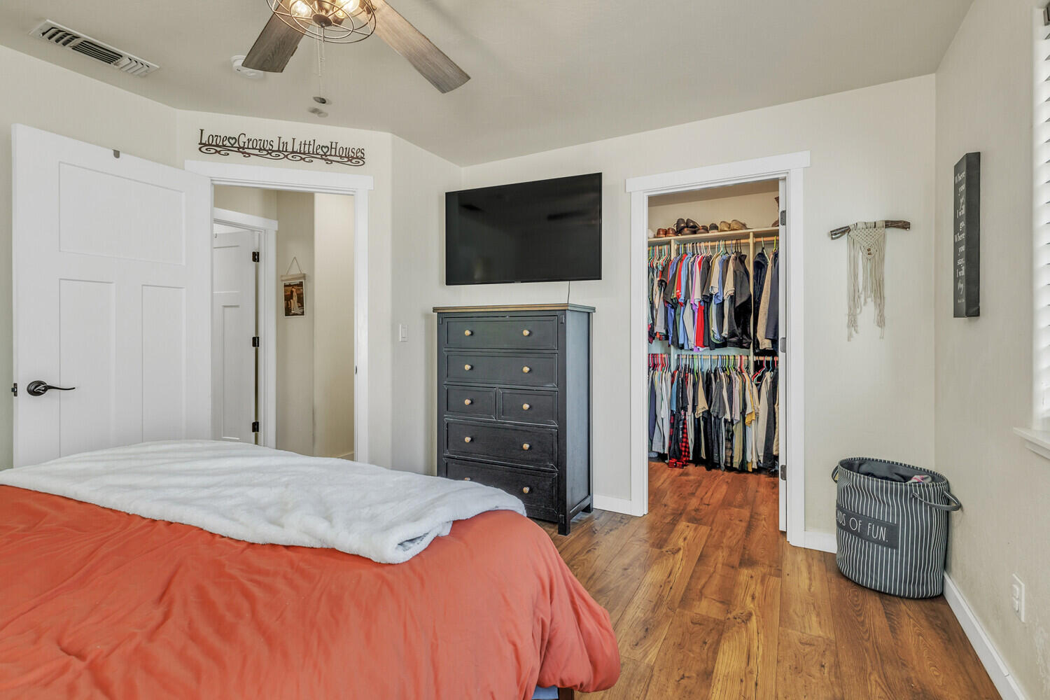 450 NE 11th Street