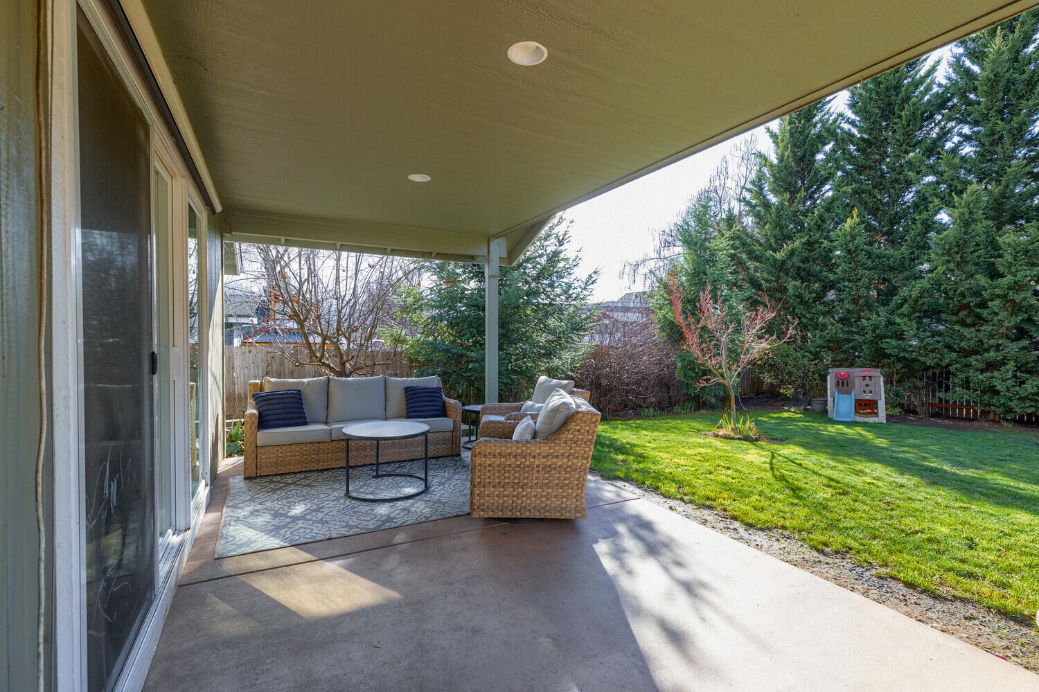 450 NE 11th Street