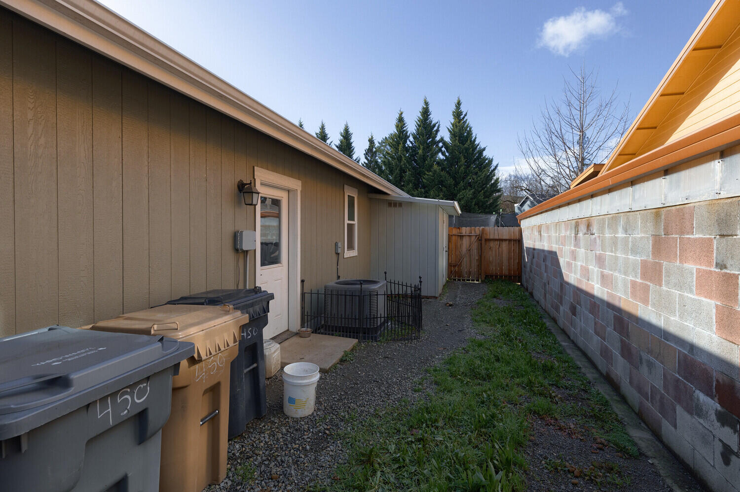 450 NE 11th Street