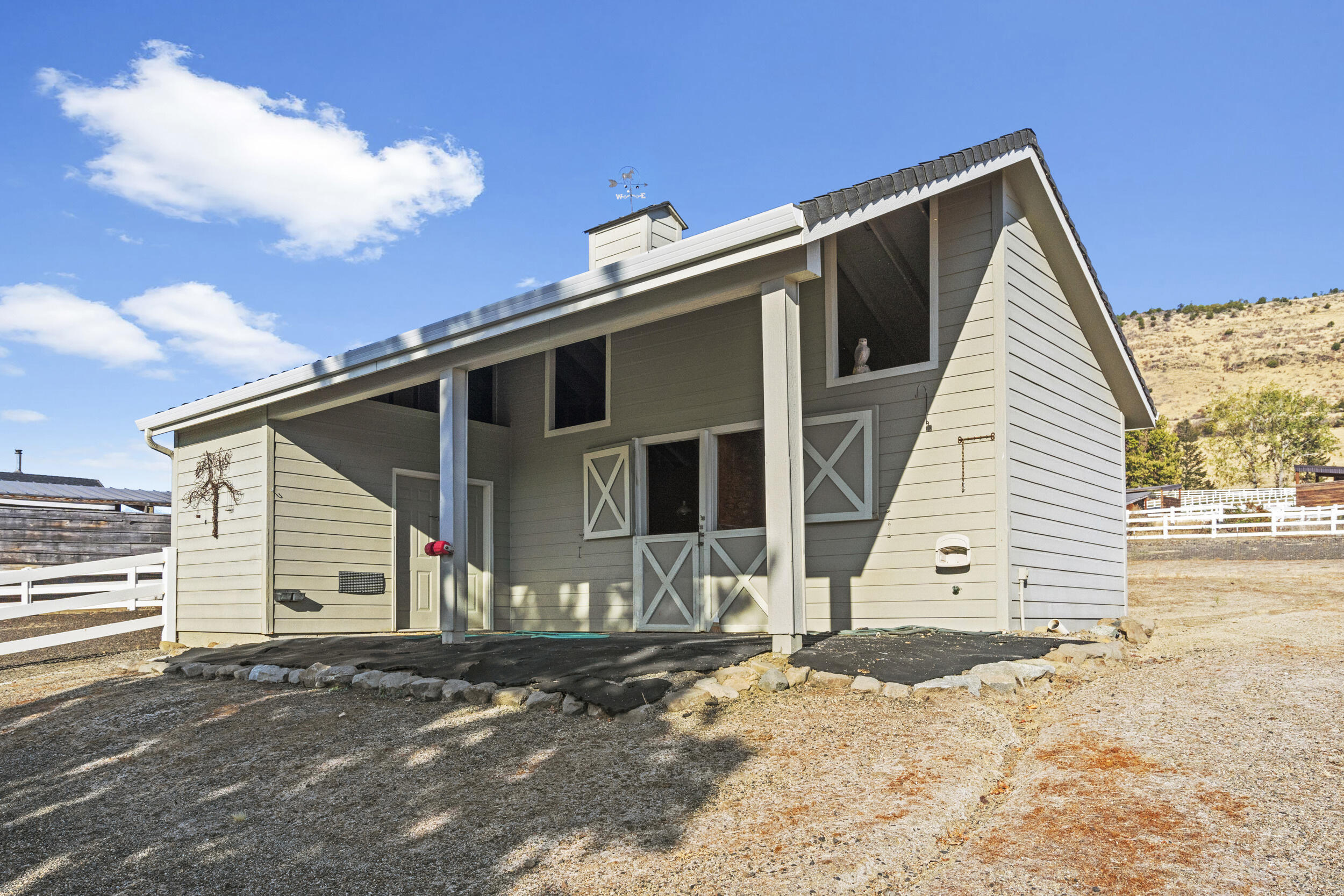 3014 N Foothill Road