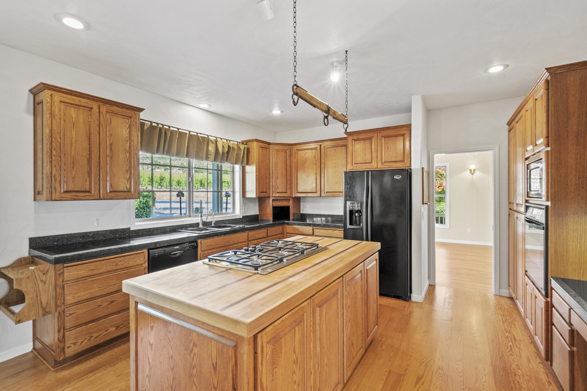 3014 N Foothill Road