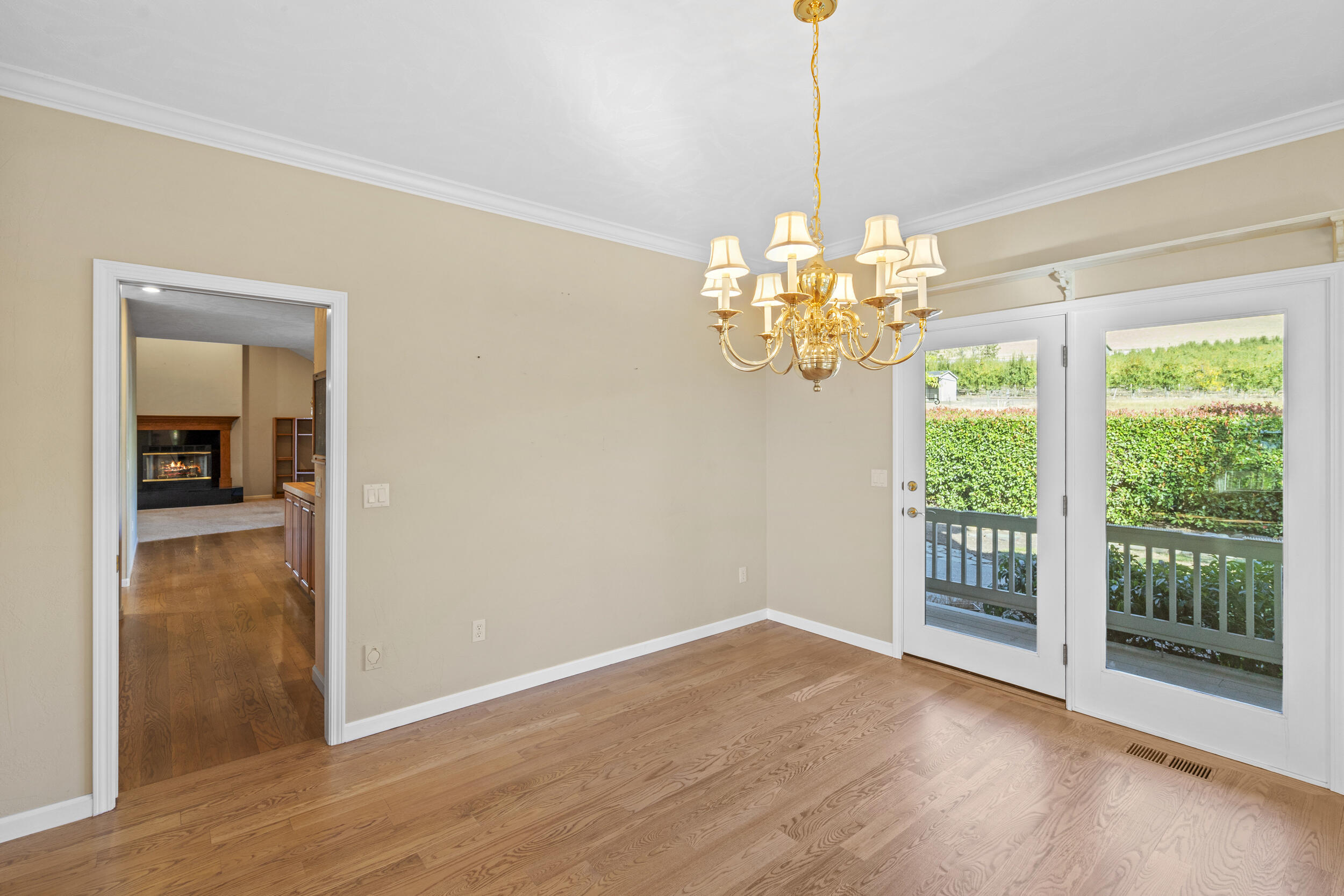 3014 N Foothill Road