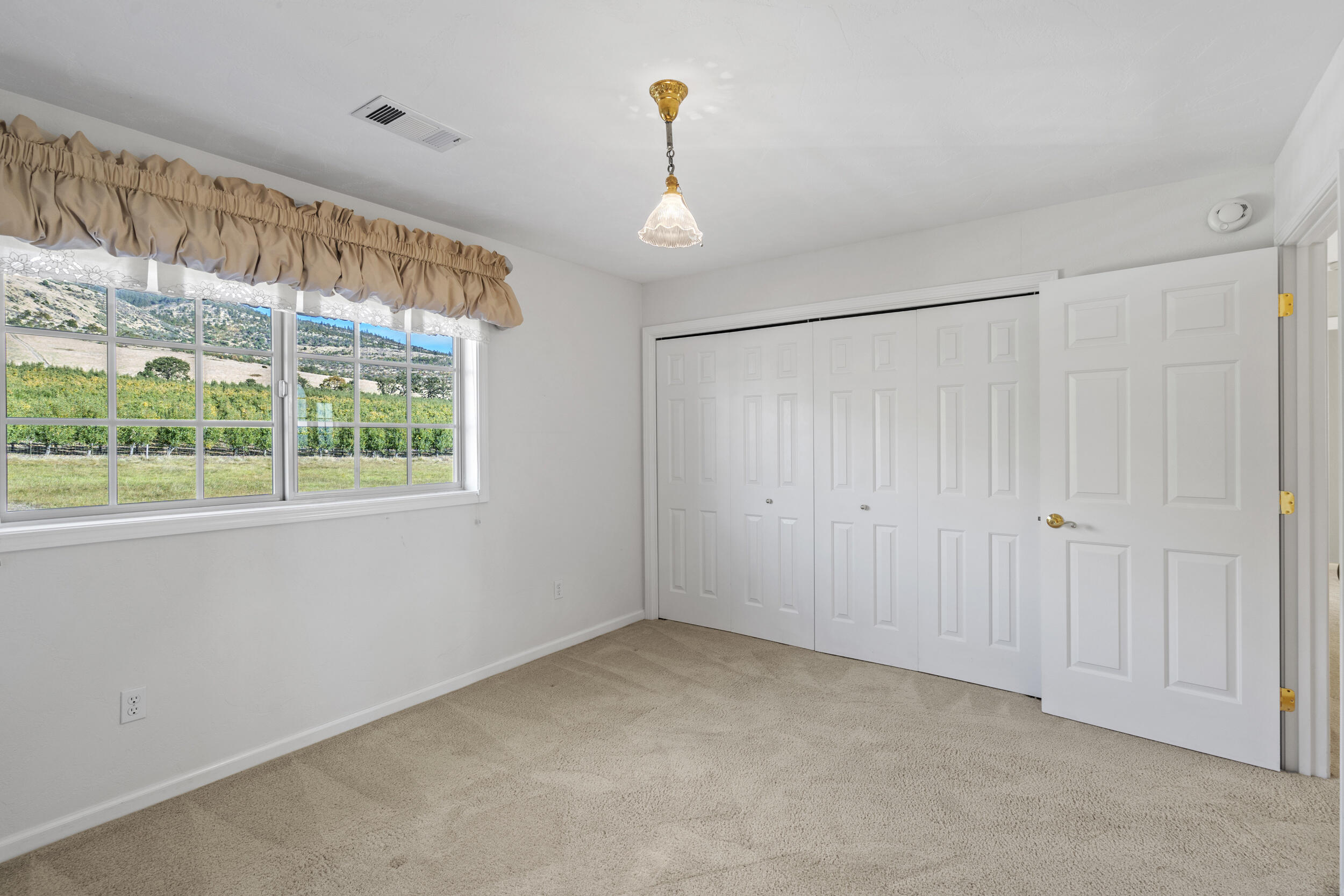 3014 N Foothill Road