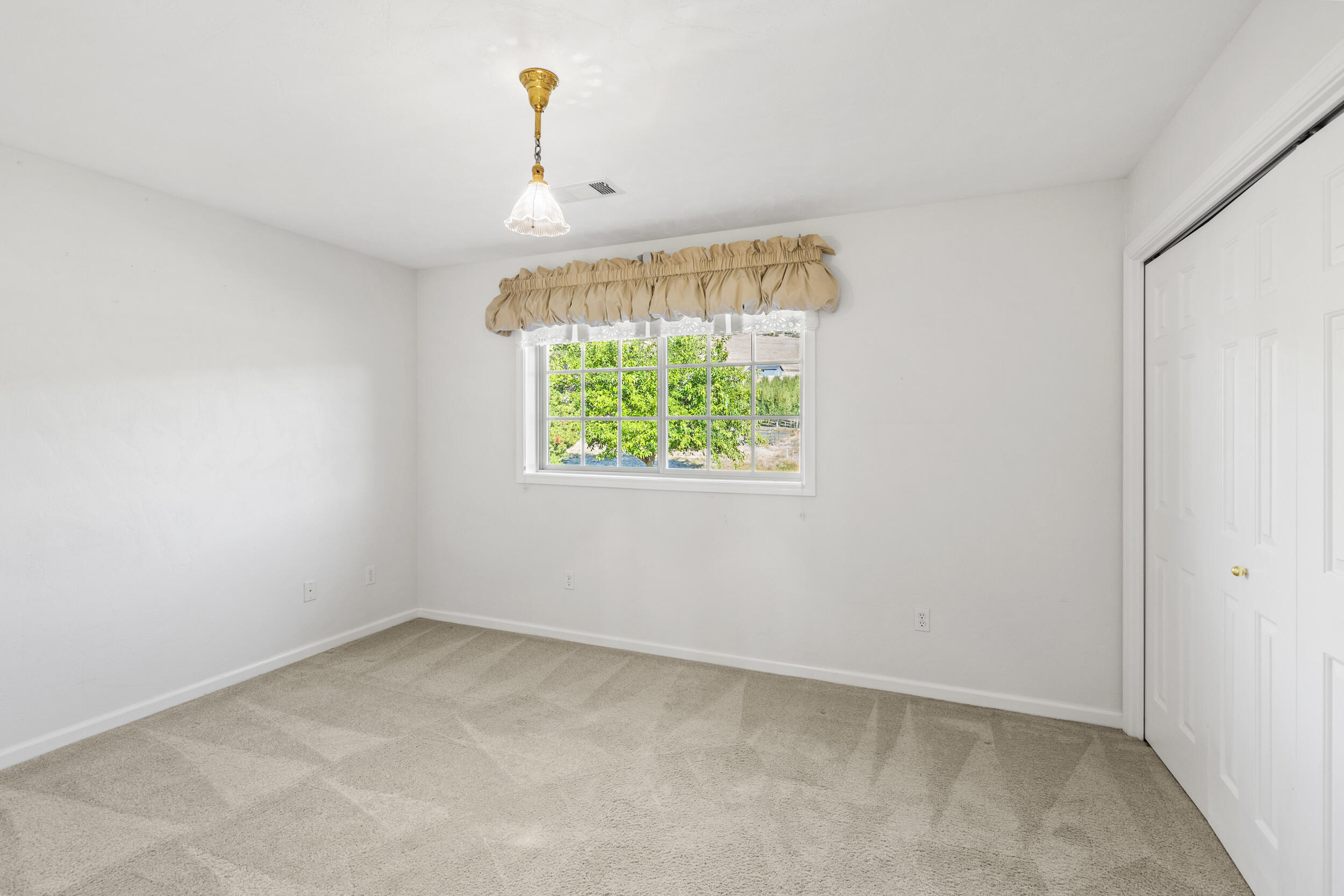 3014 N Foothill Road