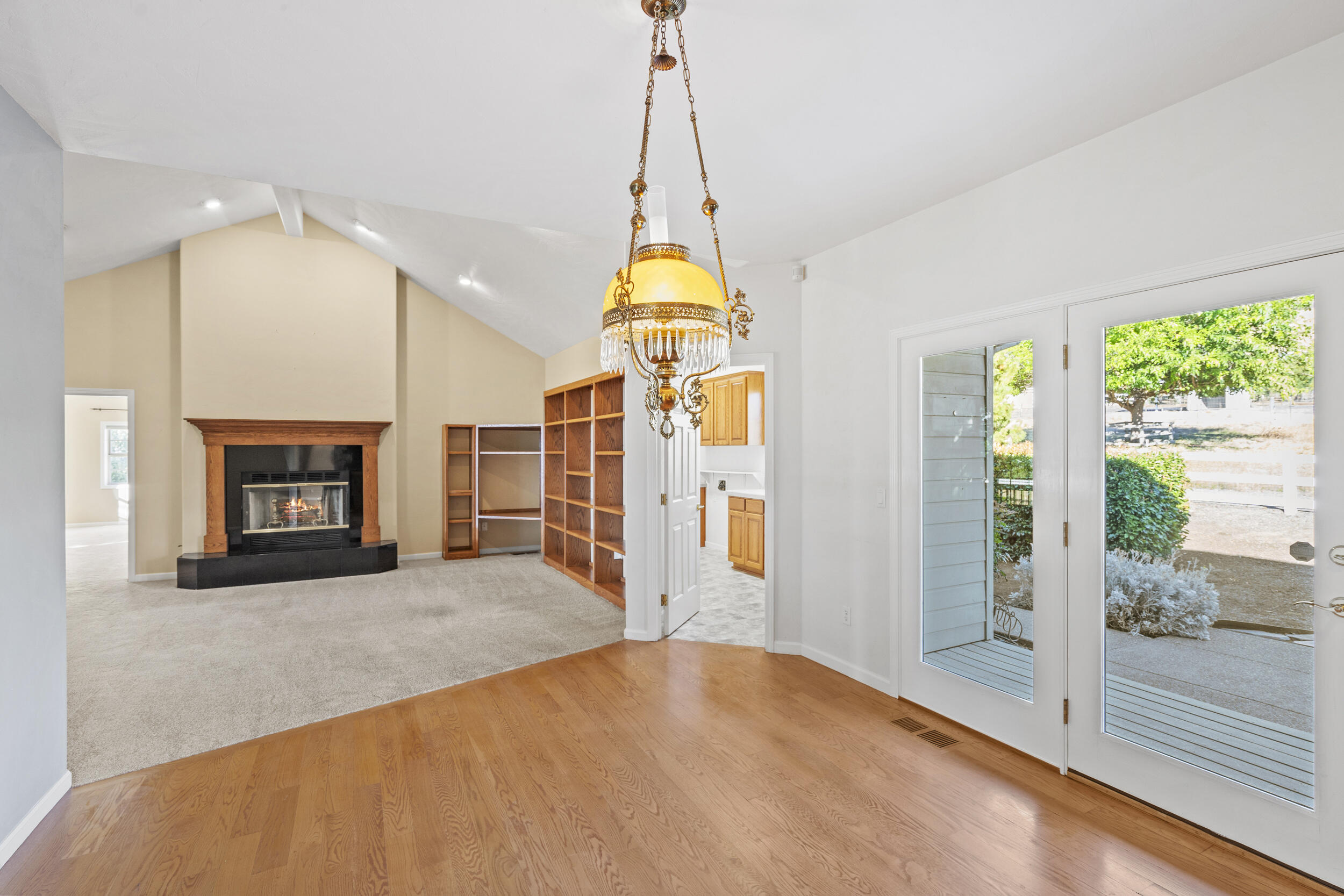 3014 N Foothill Road