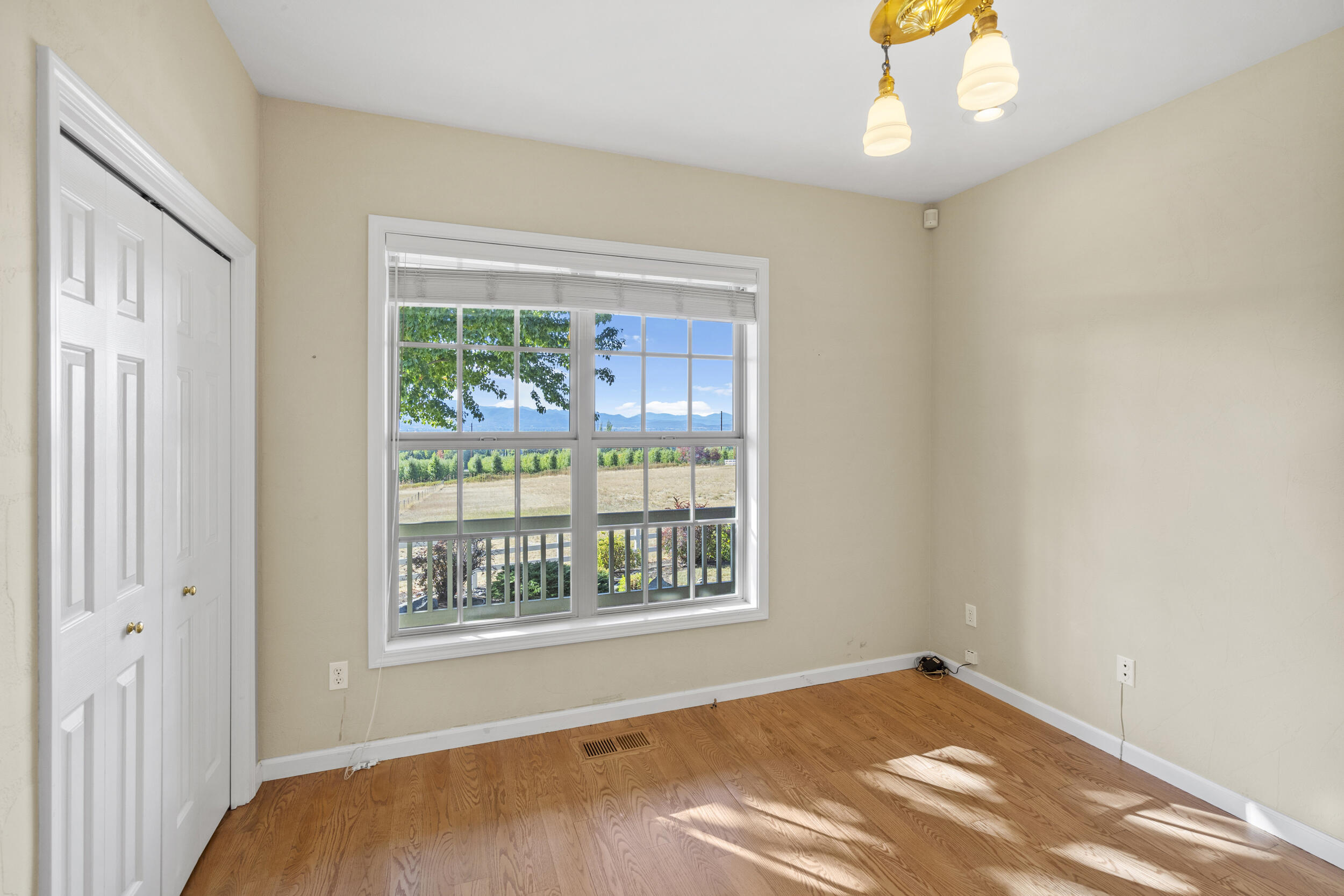 3014 N Foothill Road