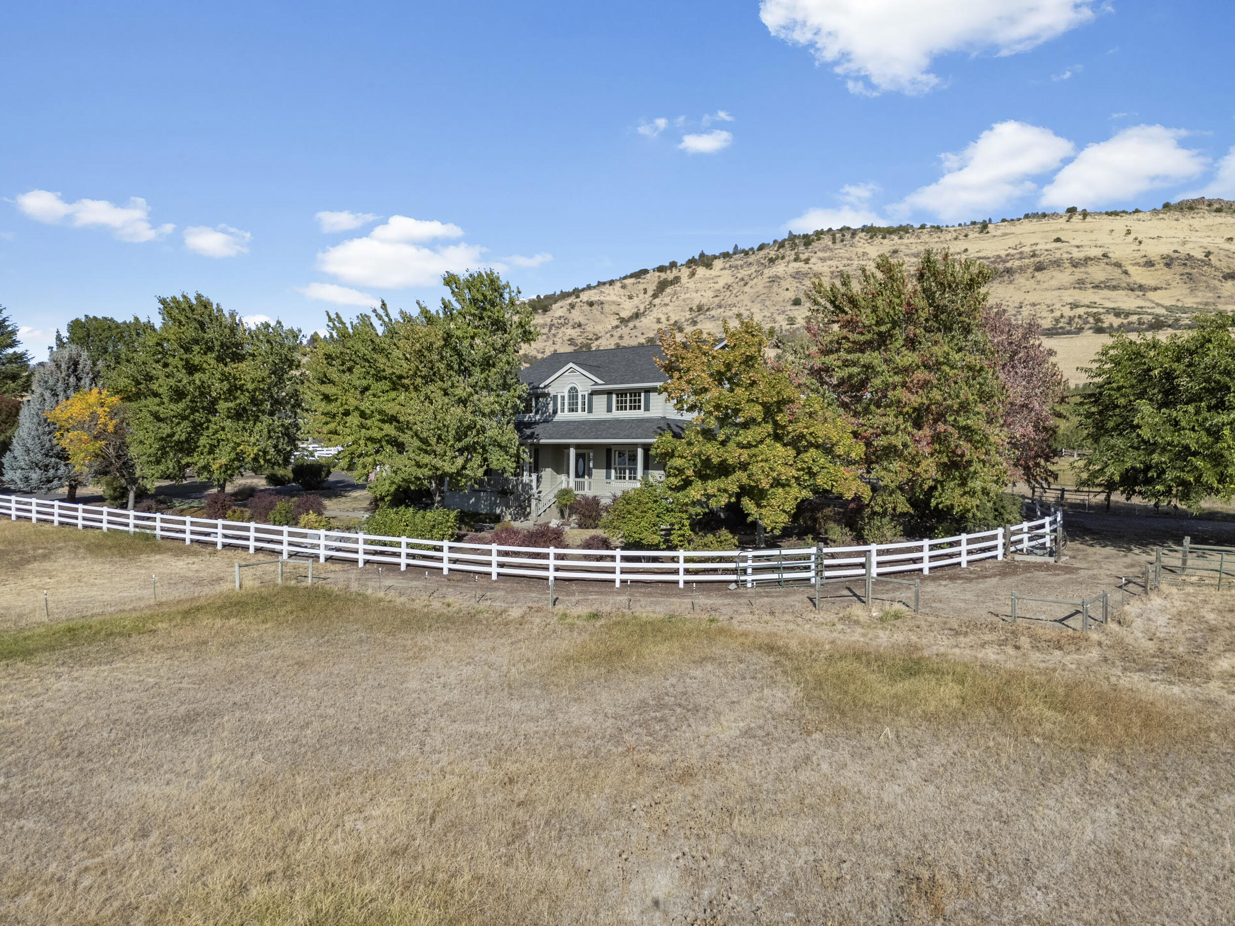 3014 N Foothill Road