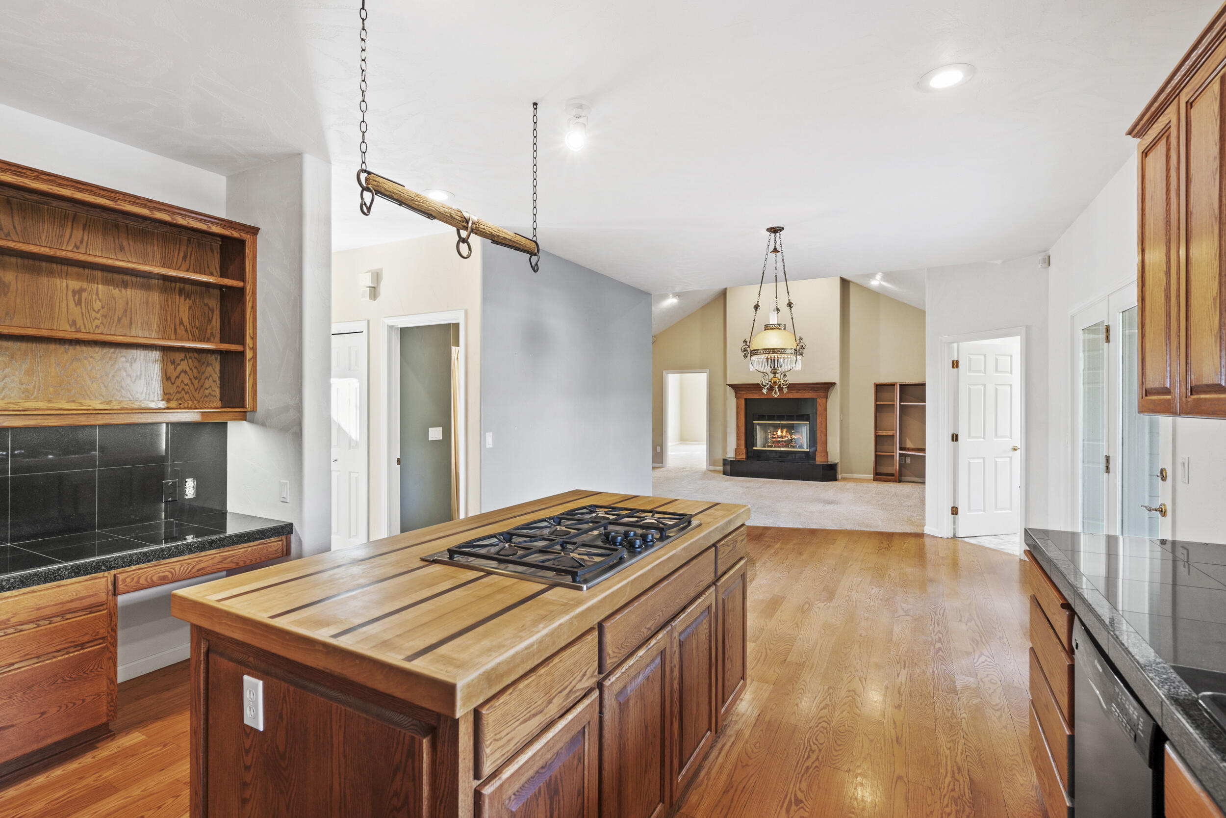 3014 N Foothill Road