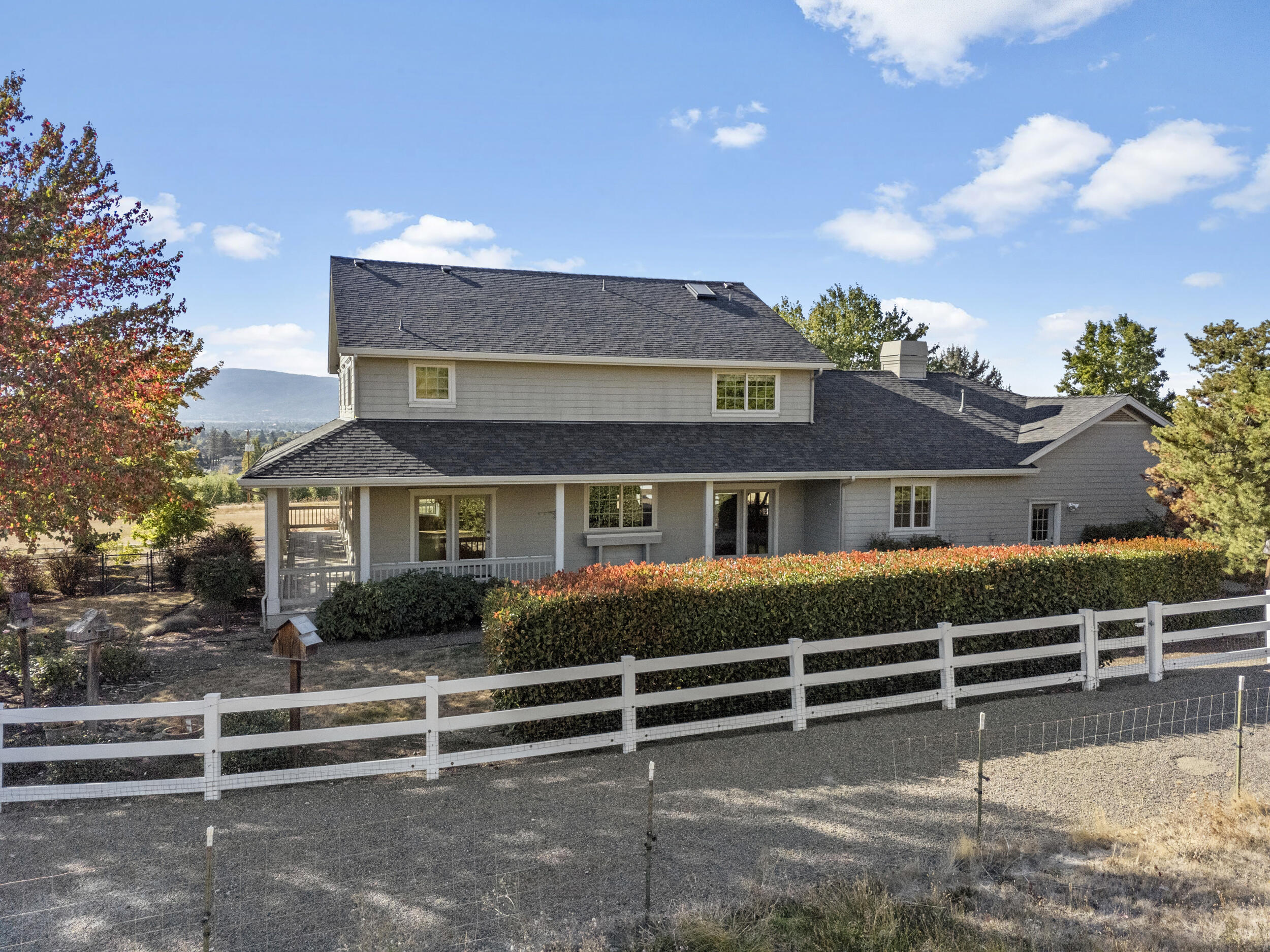 3014 N Foothill Road