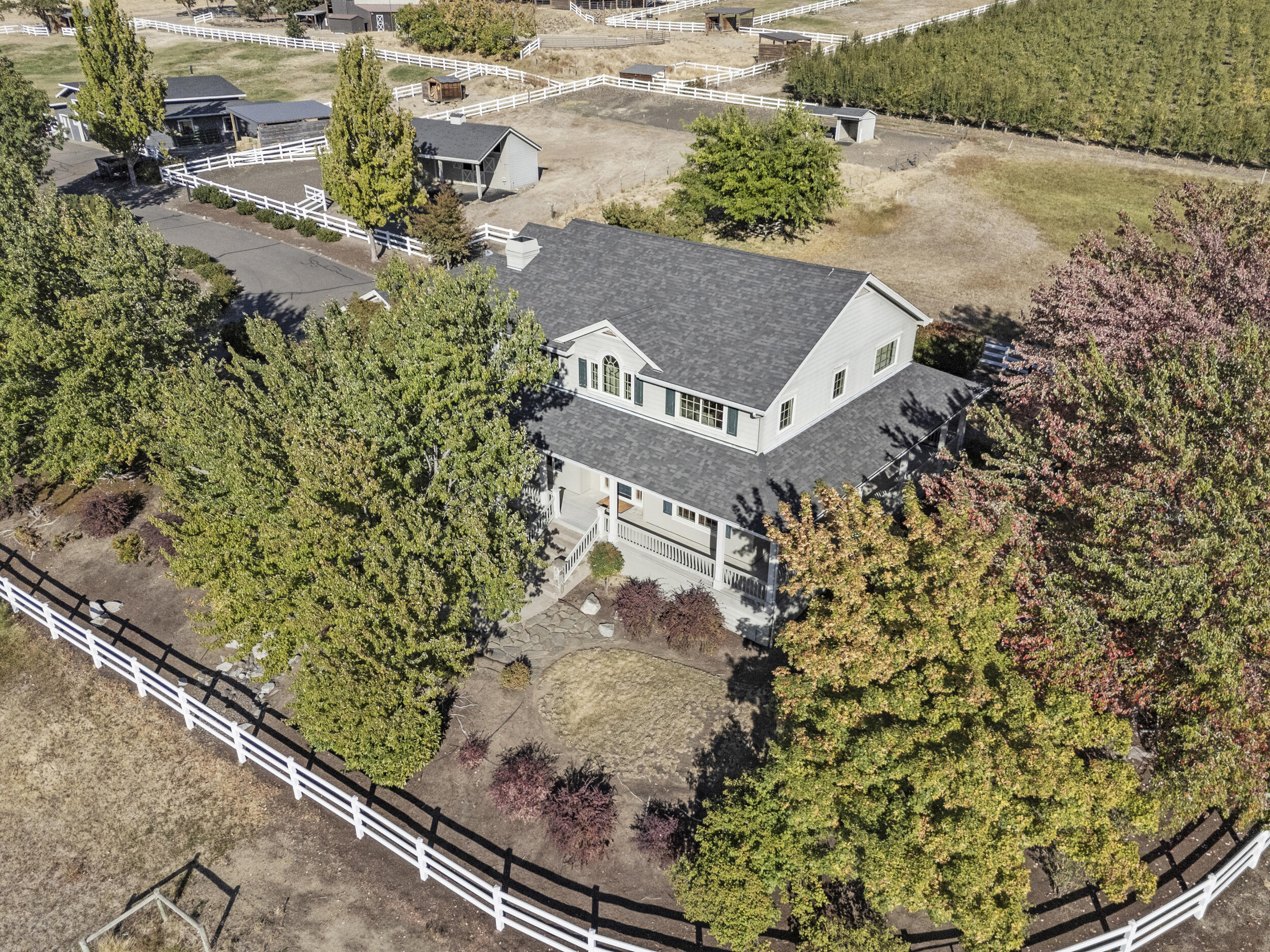 3014 N Foothill Road