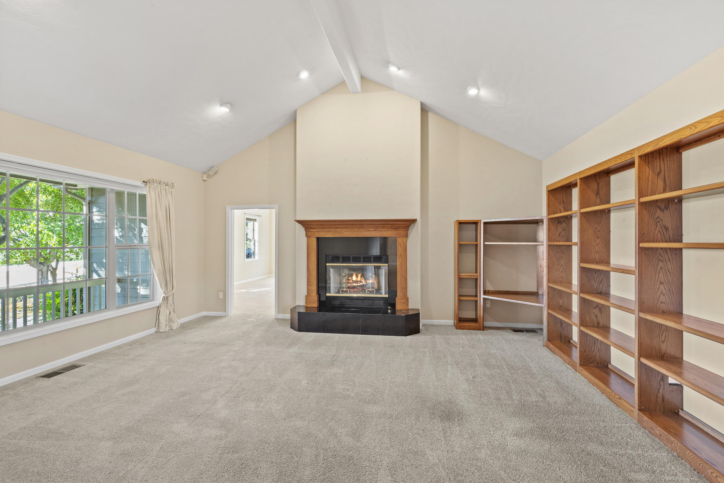3014 N Foothill Road