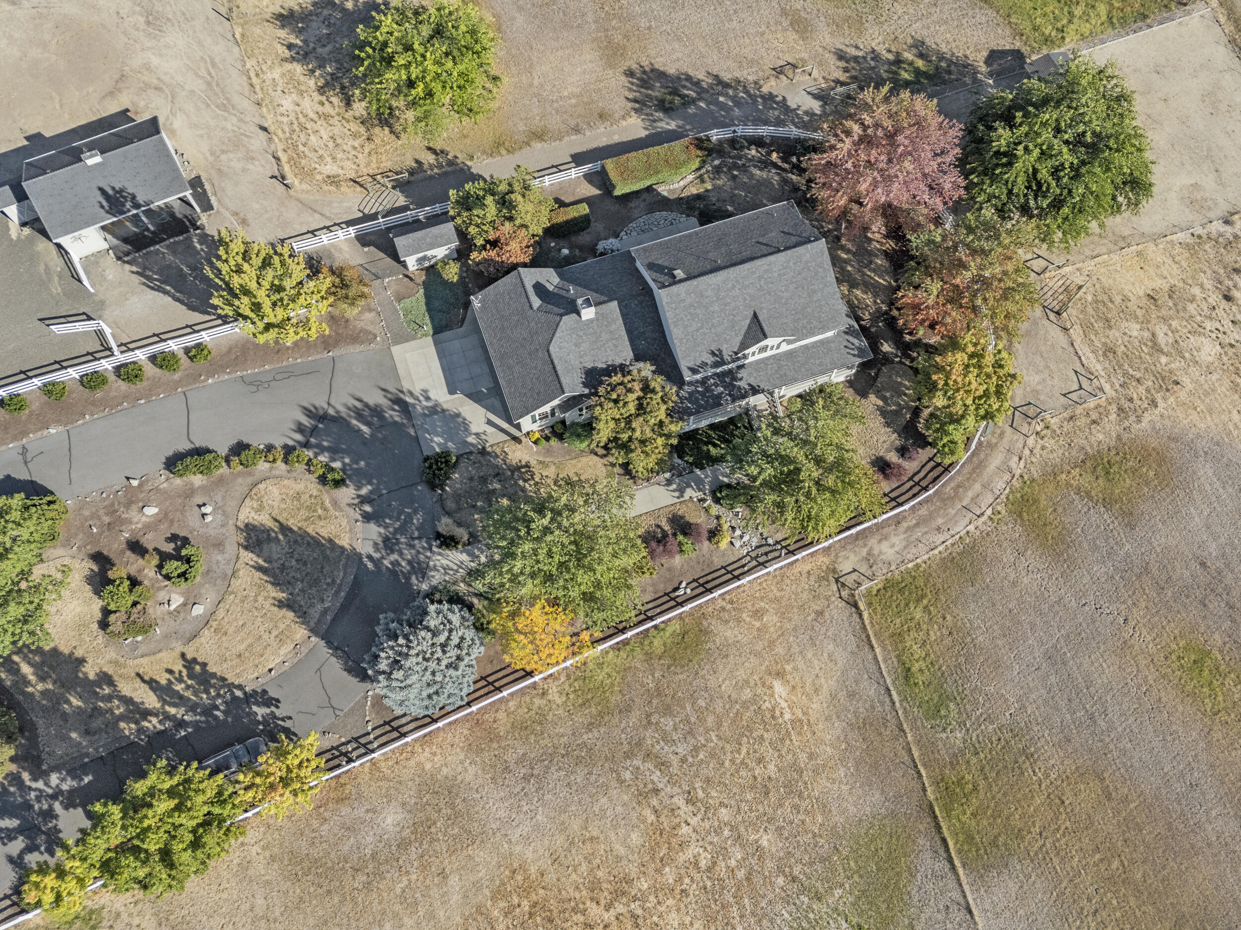 3014 N Foothill Road