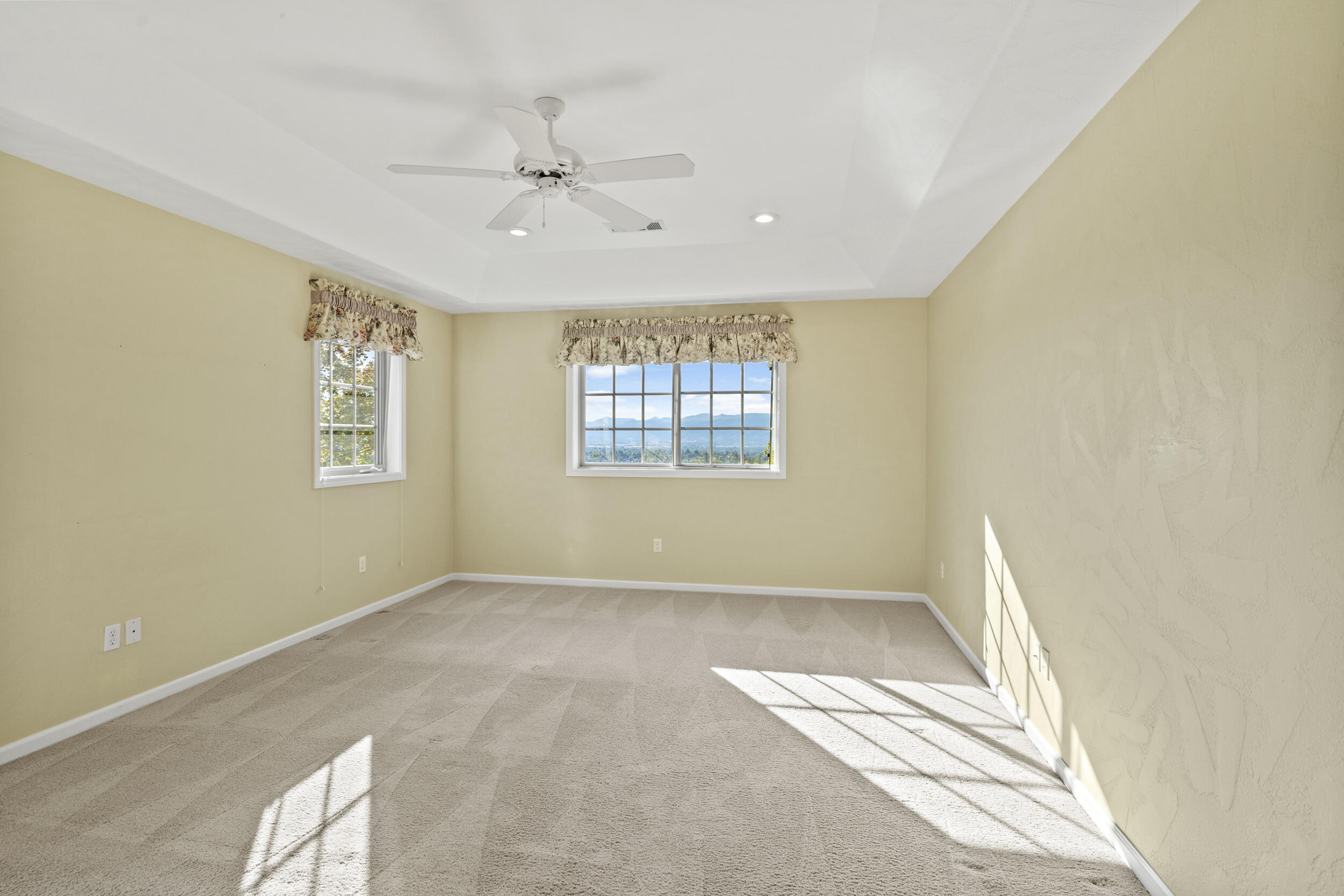 3014 N Foothill Road