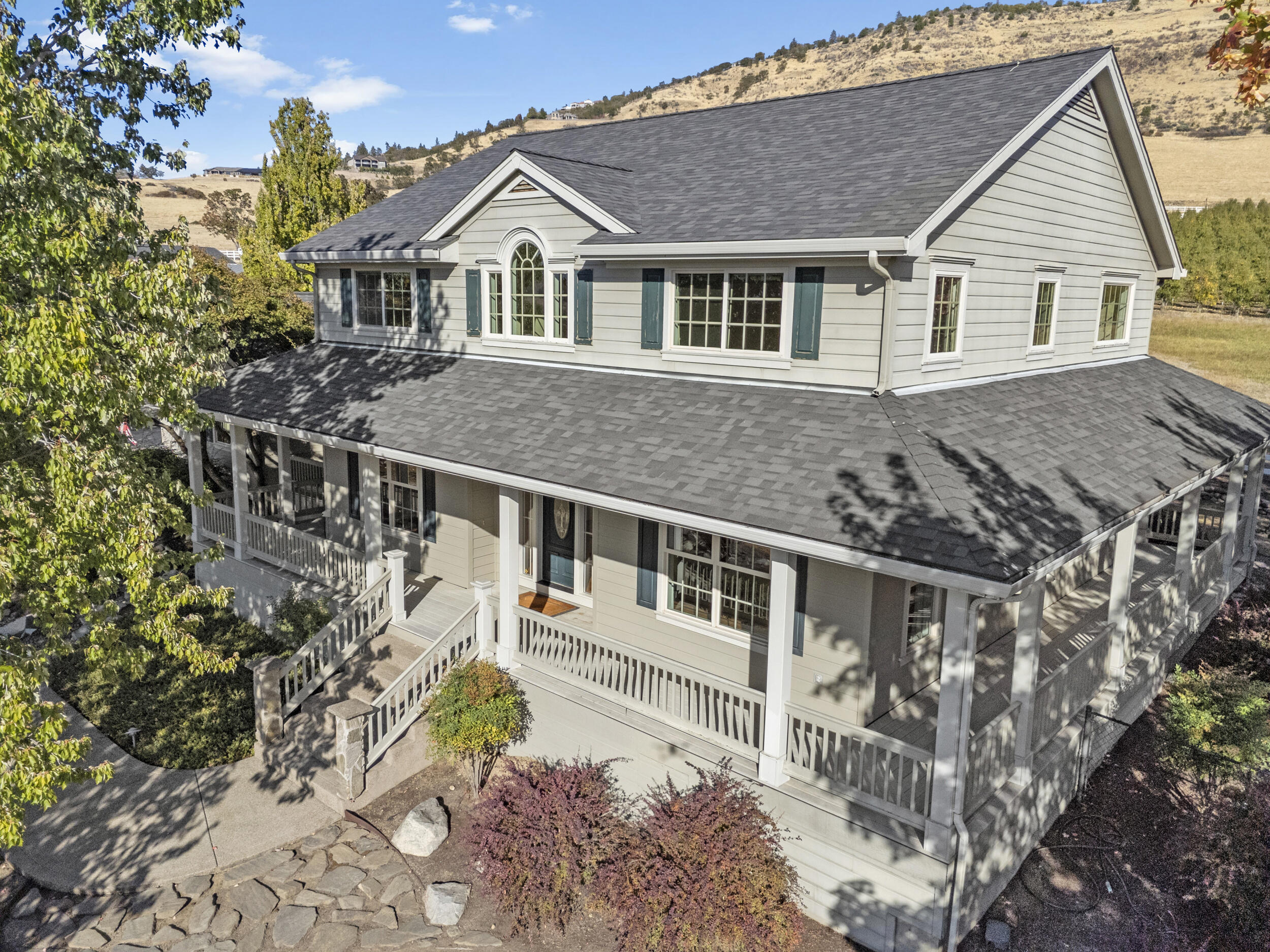 3014 N Foothill Road