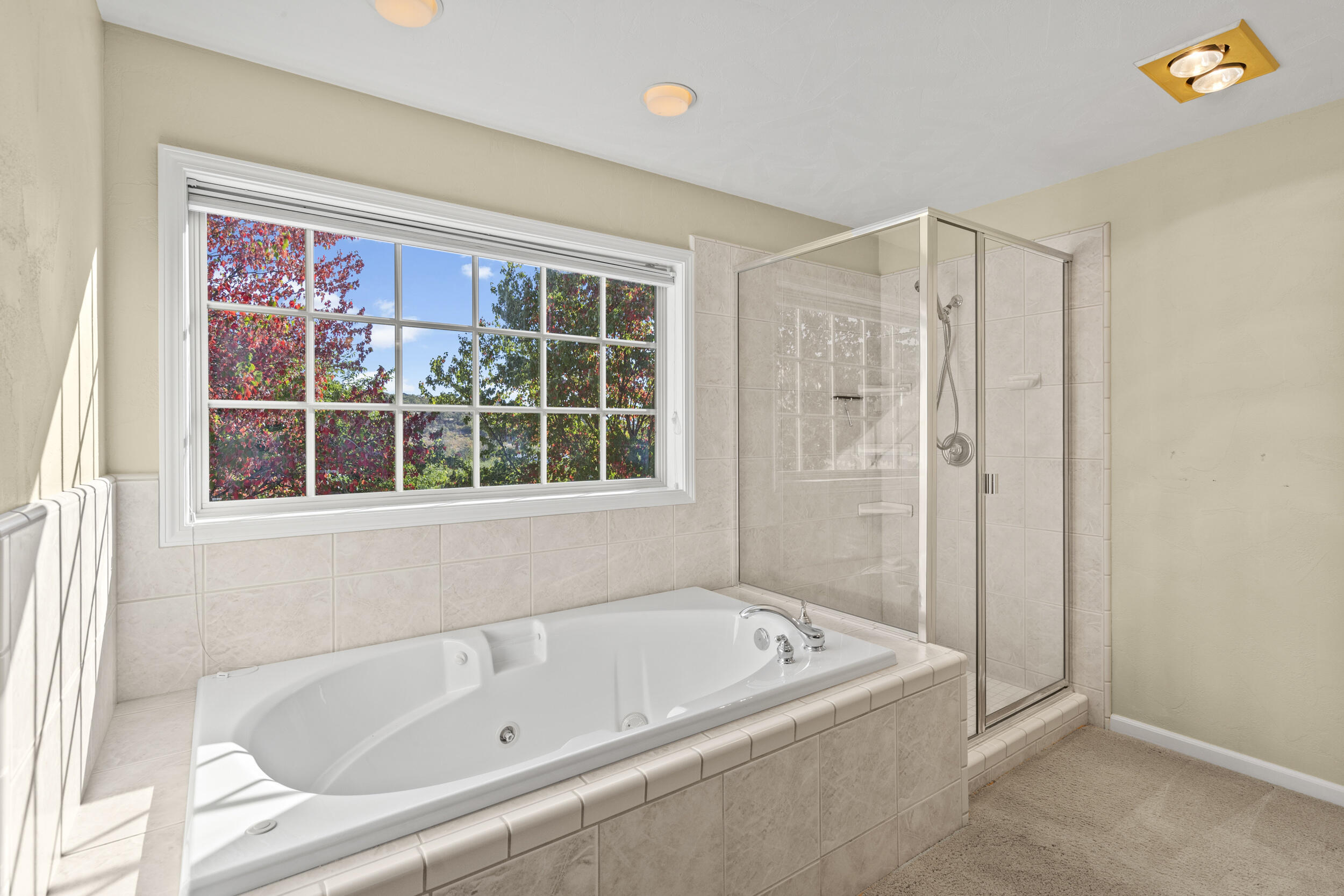3014 N Foothill Road
