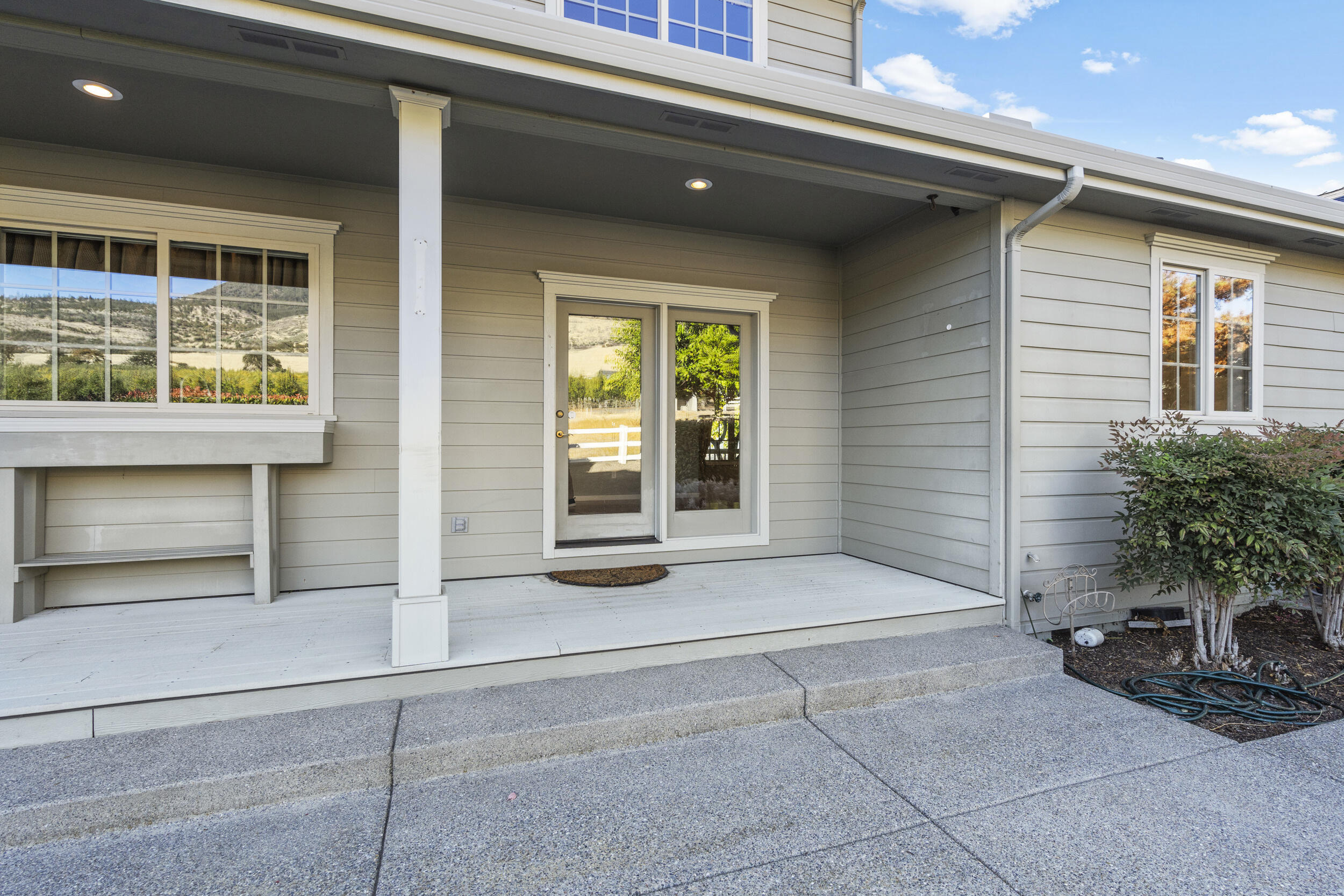 3014 N Foothill Road