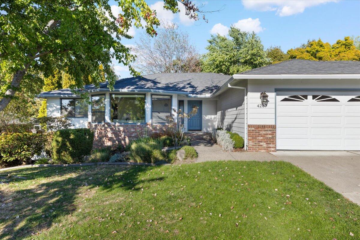 4267 Innsbruck Ridge