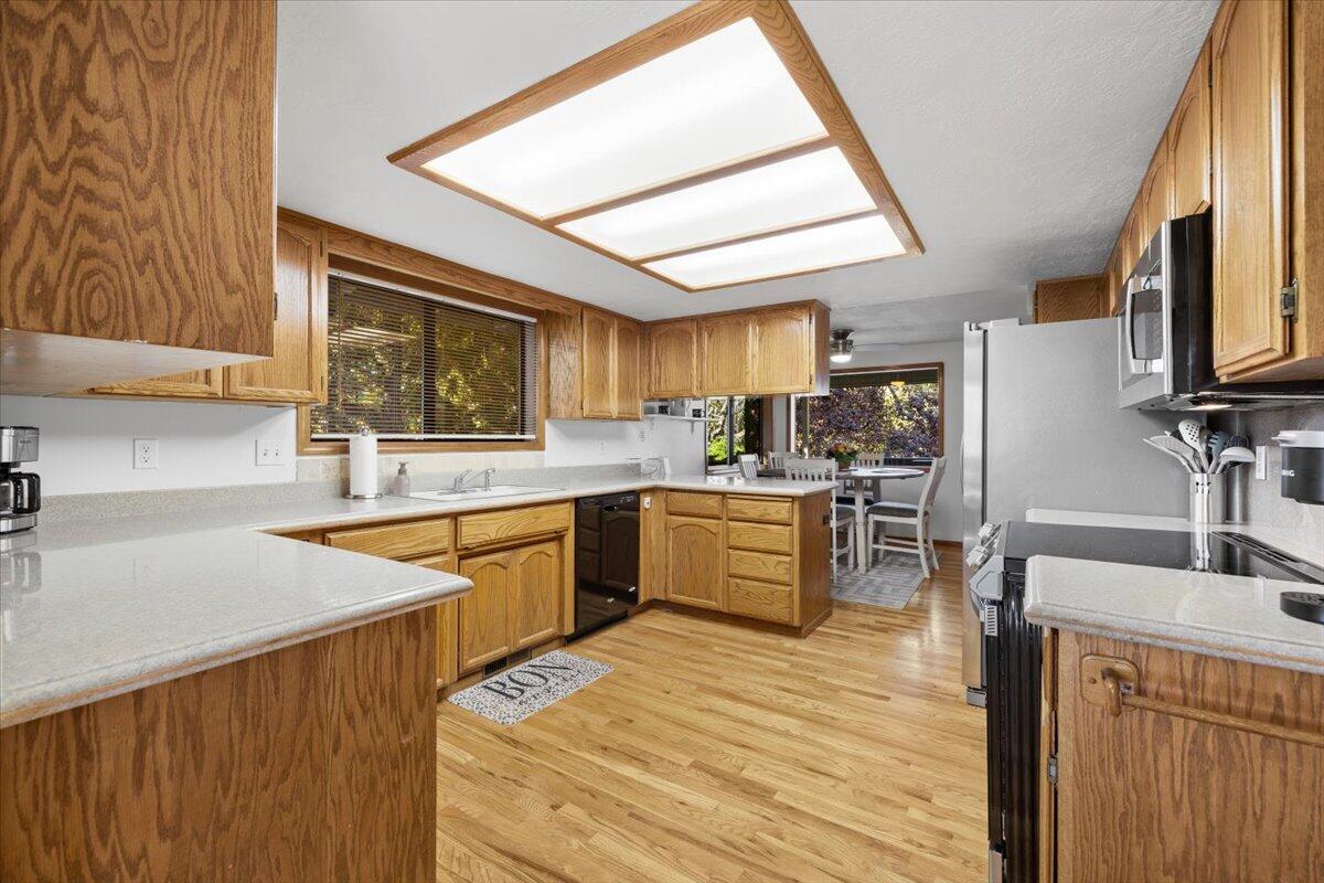 4267 Innsbruck Ridge