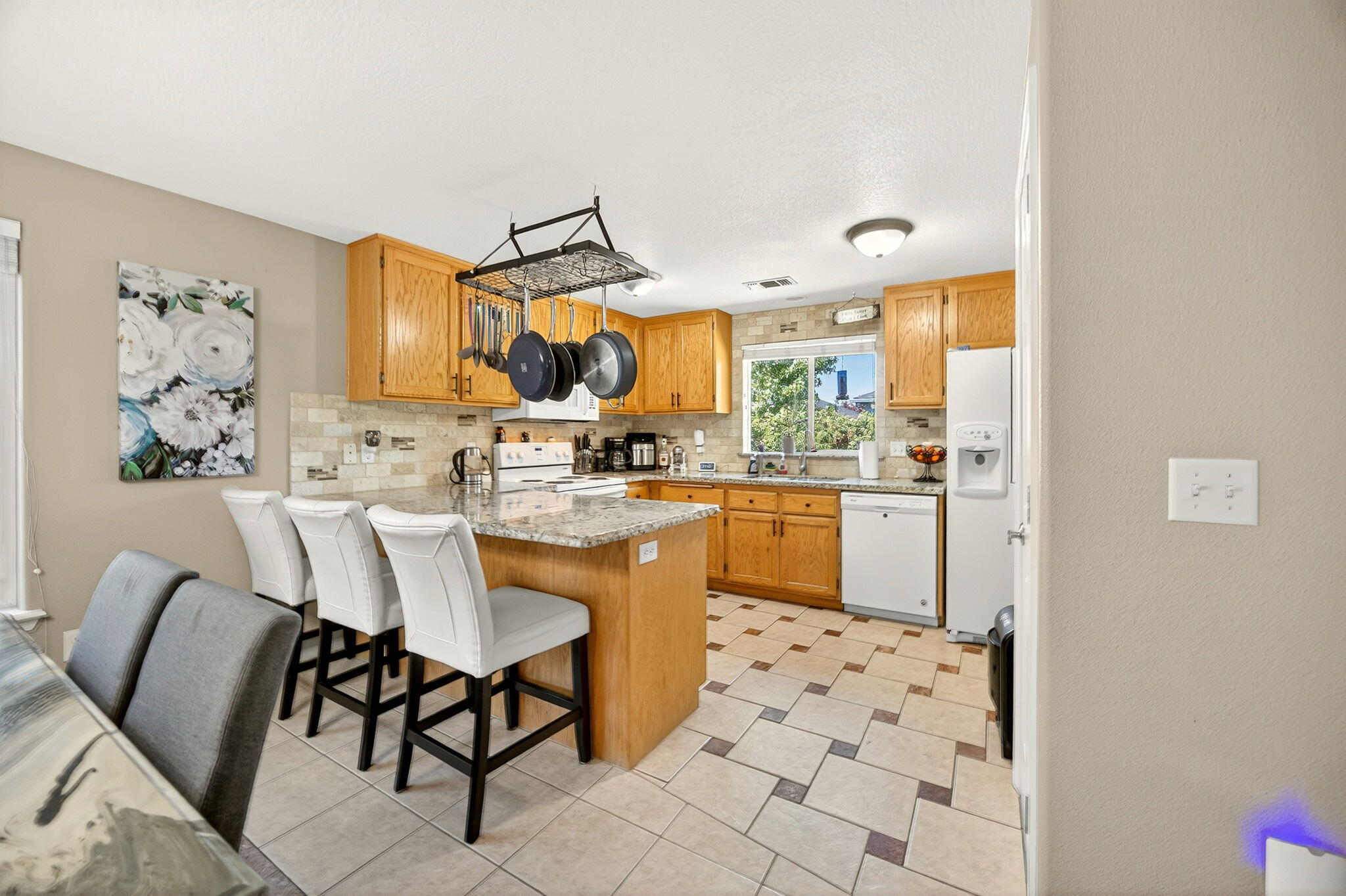 407 Canyon Way