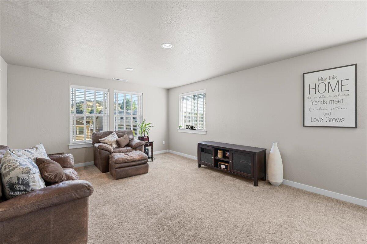 1632 Pearl Eye Lane