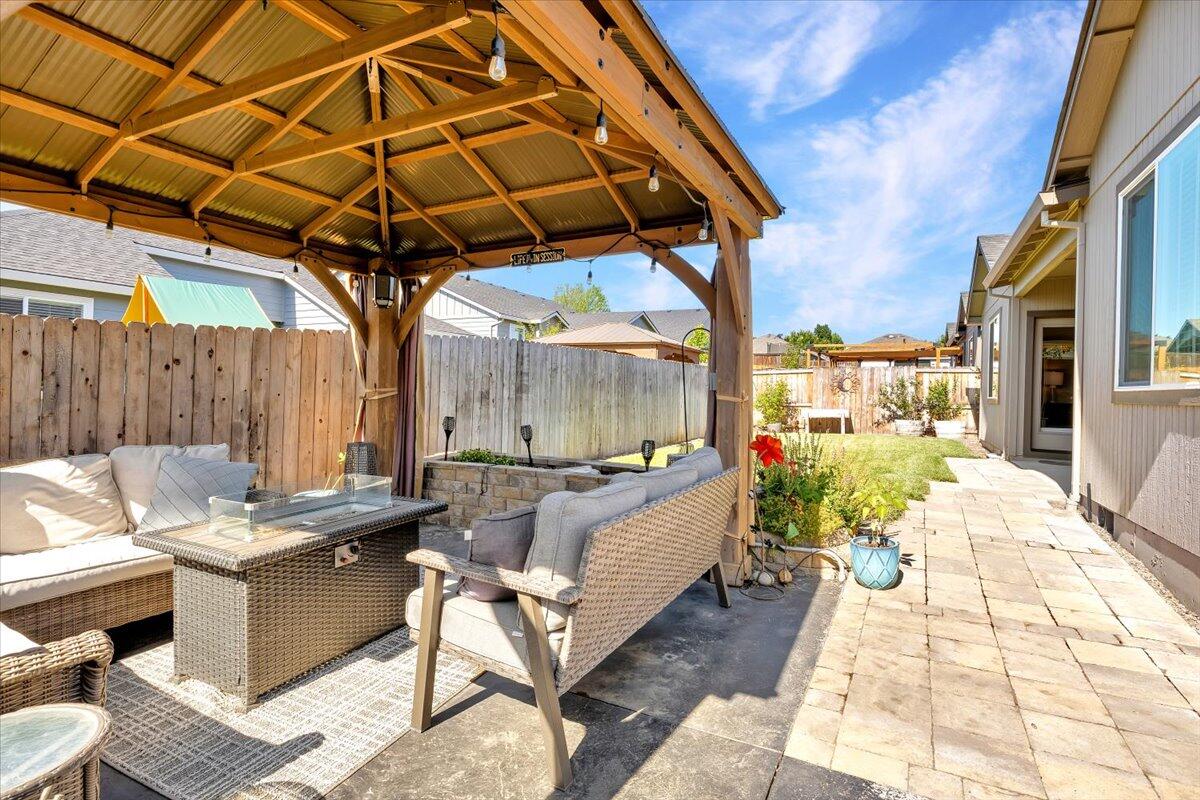 1632 Pearl Eye Lane
