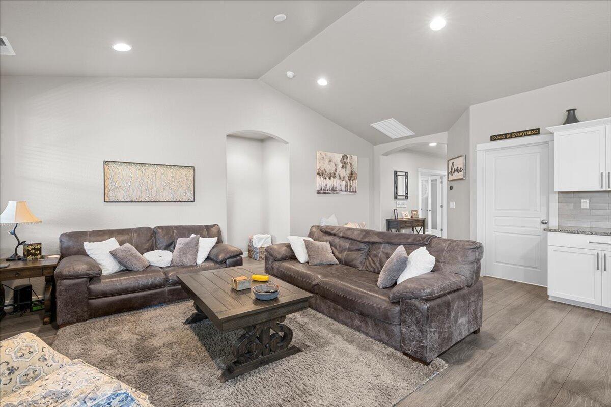 1632 Pearl Eye Lane