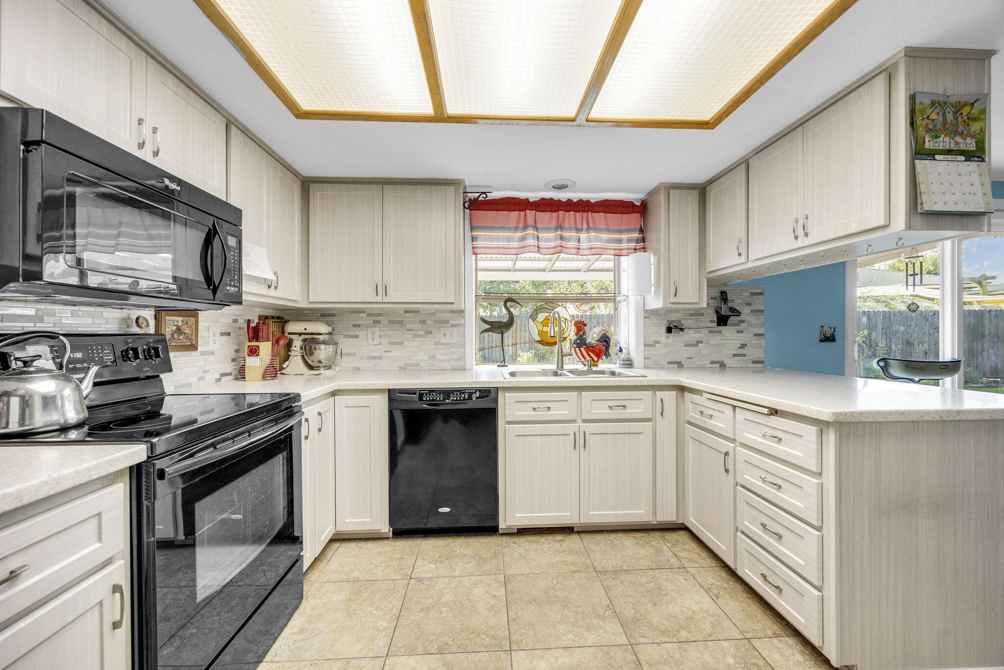 2575 Roberts Road