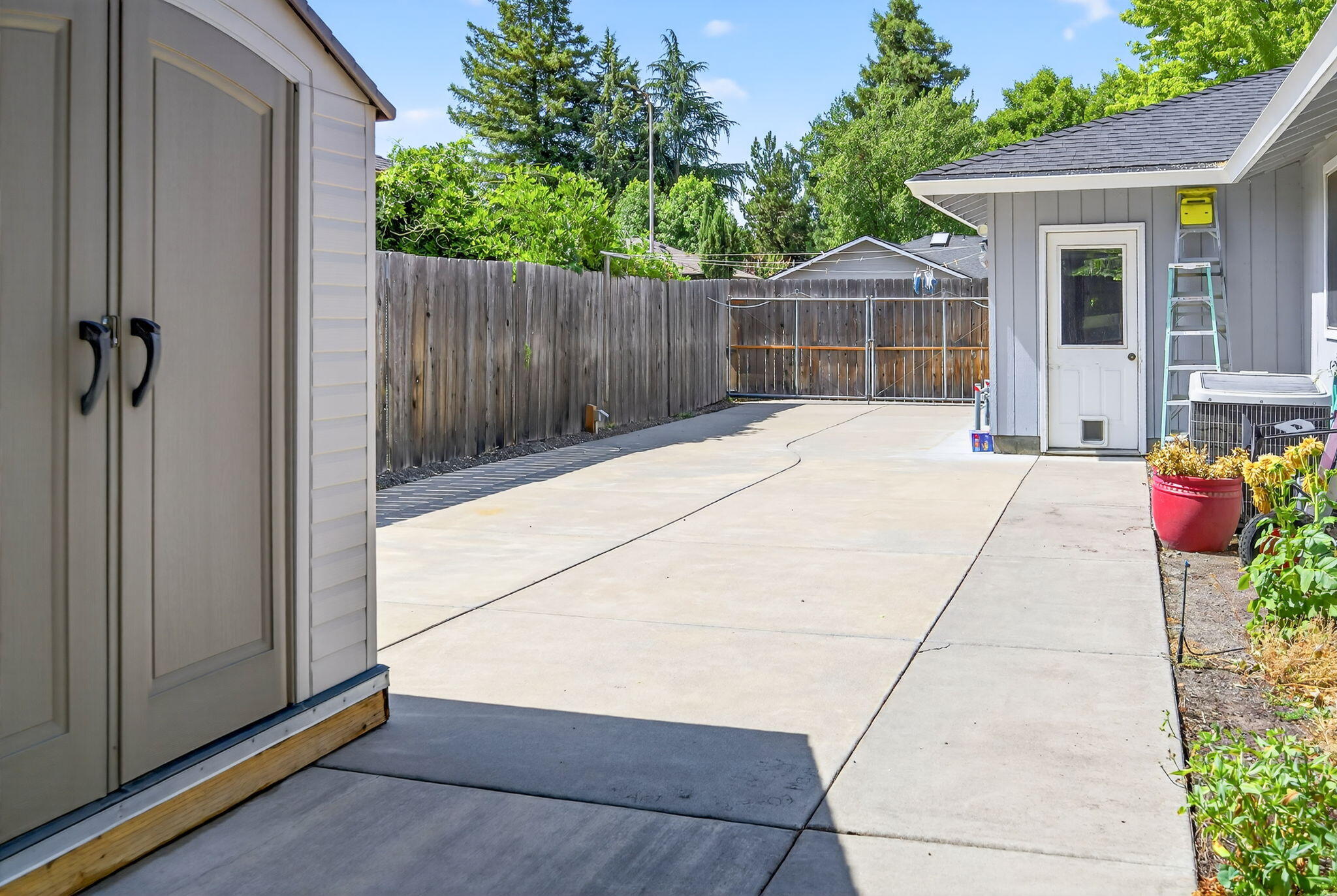 2575 Roberts Road