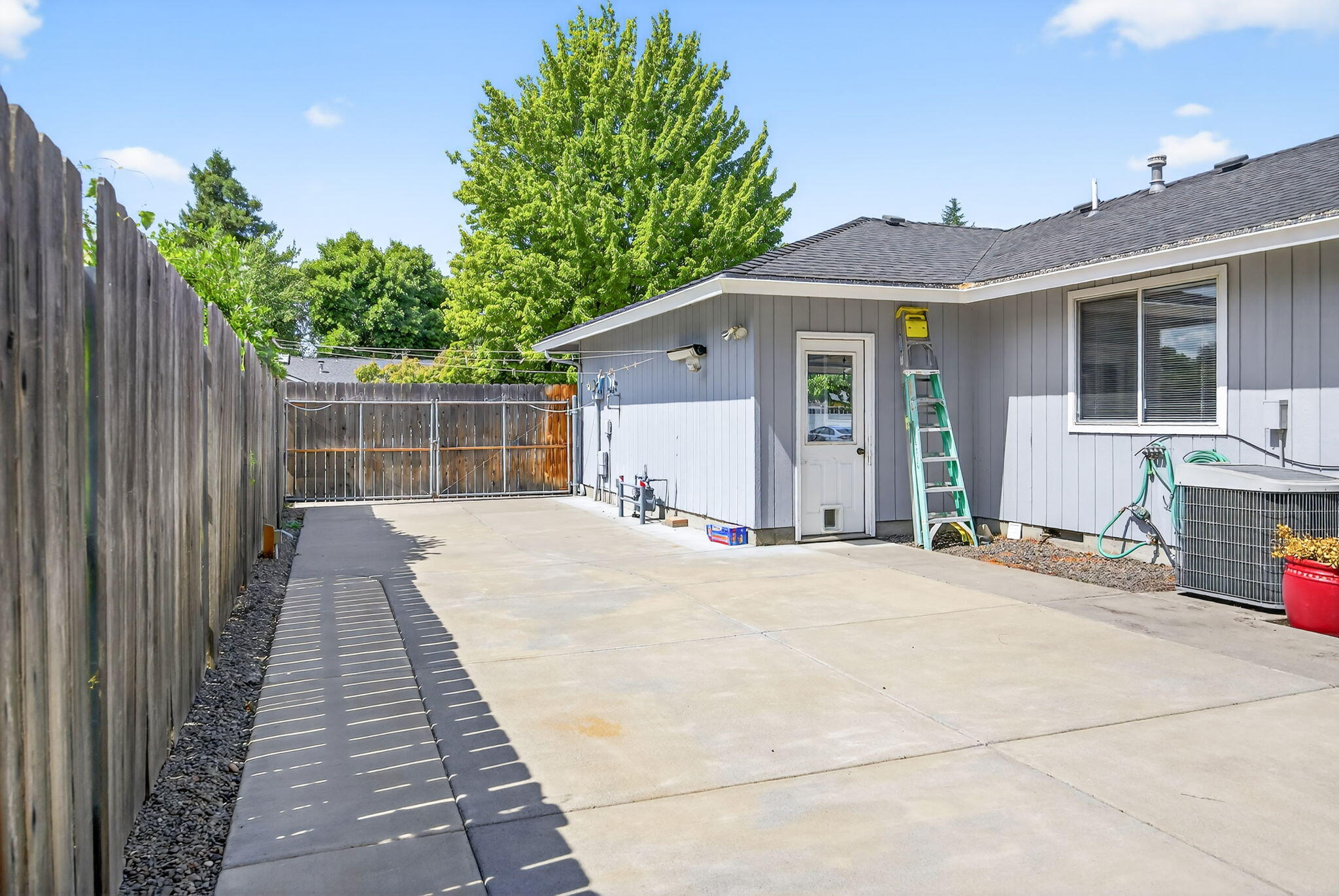 2575 Roberts Road