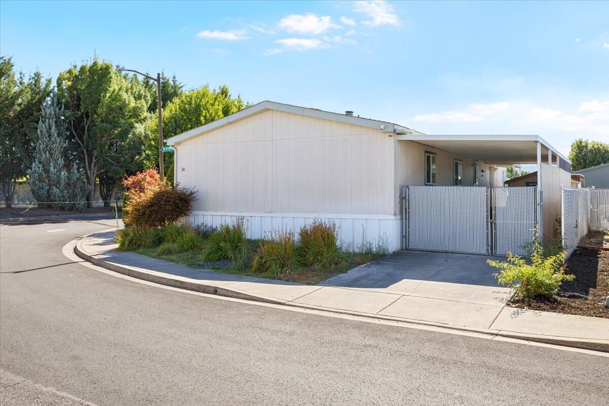 2552 Thorn Oak Drive, 24