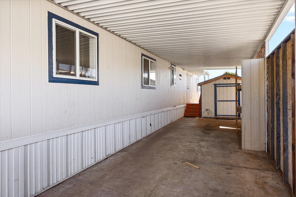 2552 Thorn Oak Drive, 24
