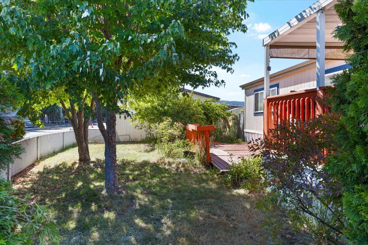 2552 Thorn Oak Drive, 24