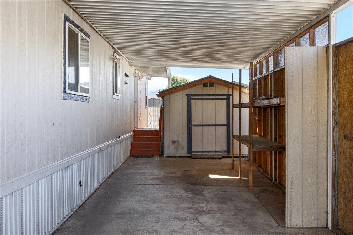 2552 Thorn Oak Drive, 24