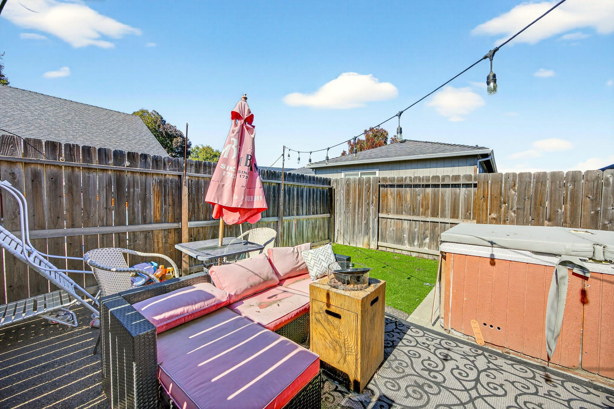 2825 Duell Avenue