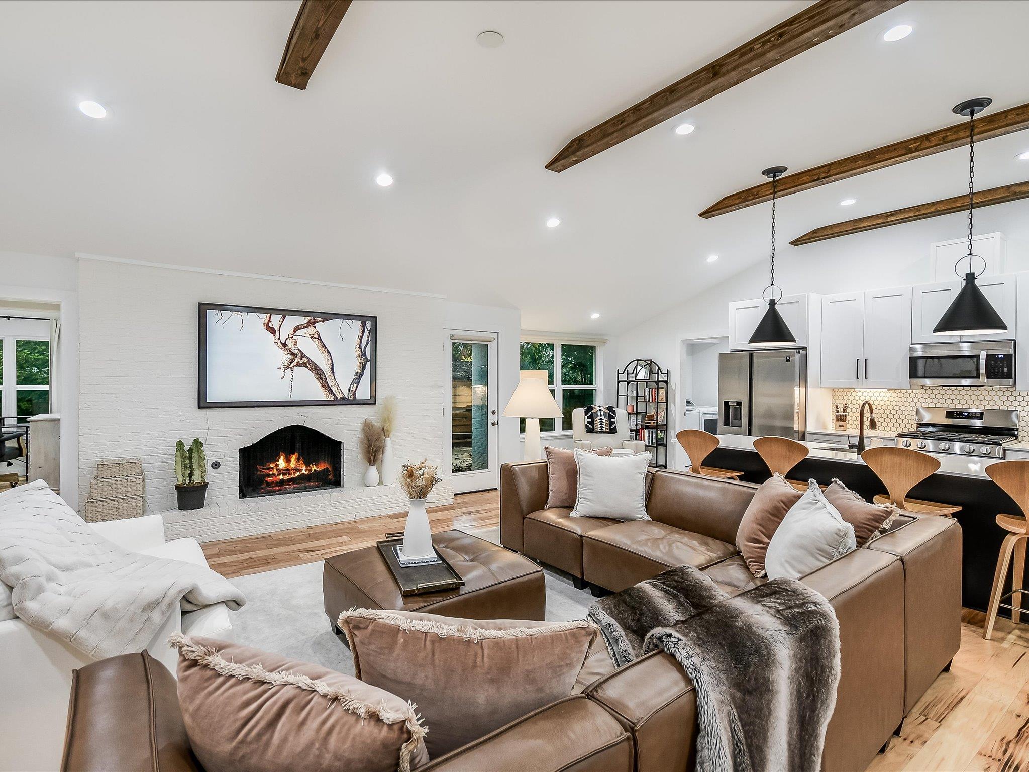 3500 Santa Monica DR