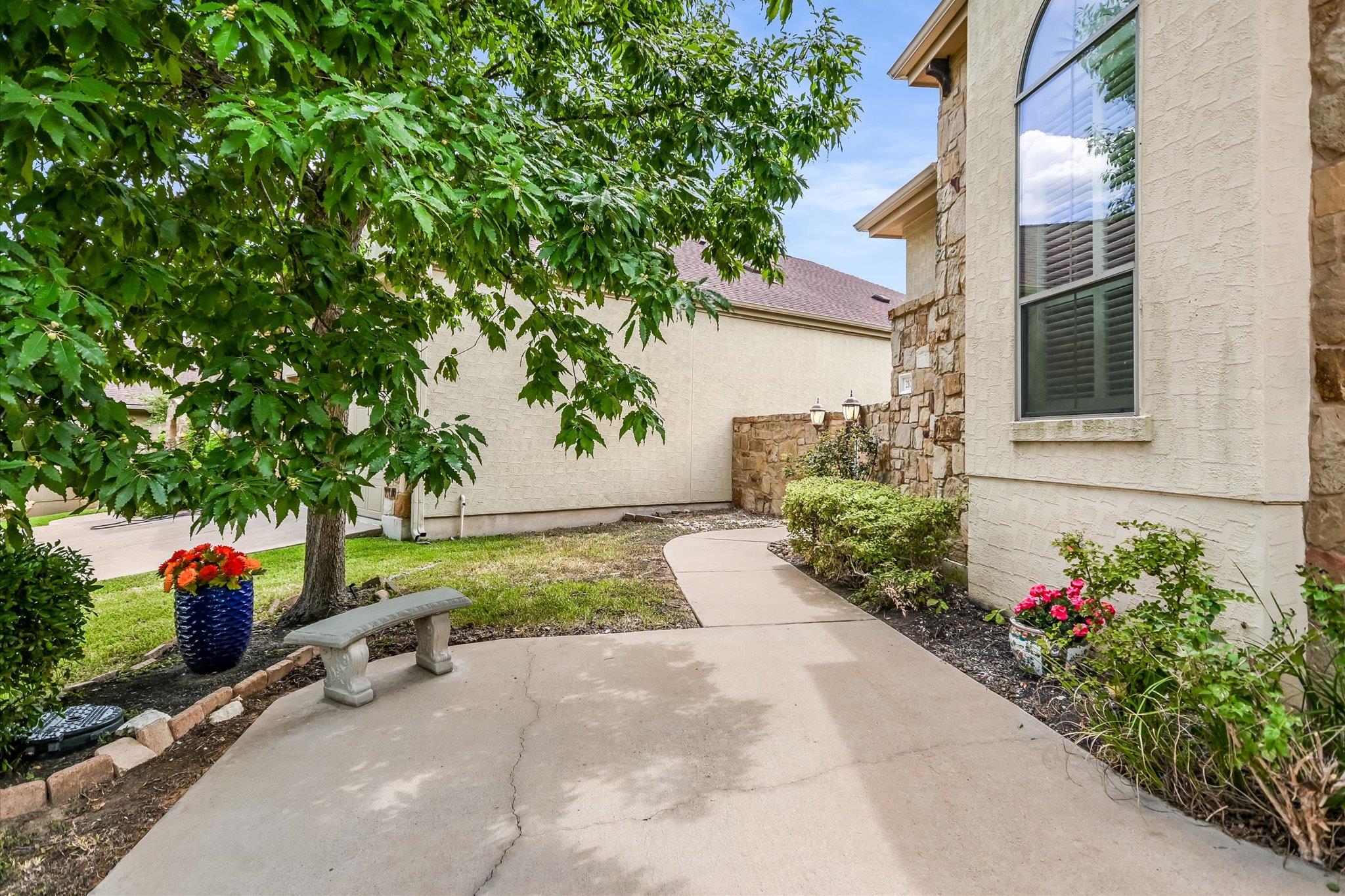 210 Rivulet LN