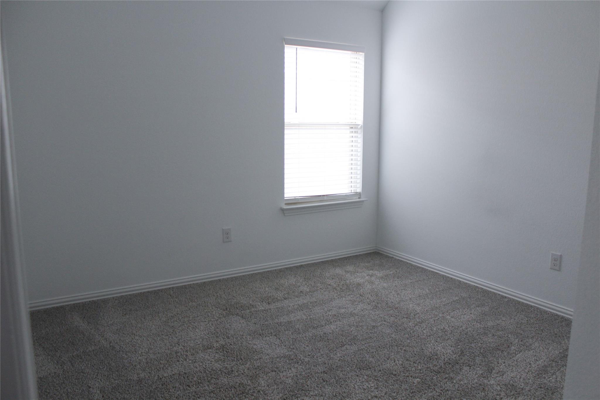 1033 Leadtree LOOP