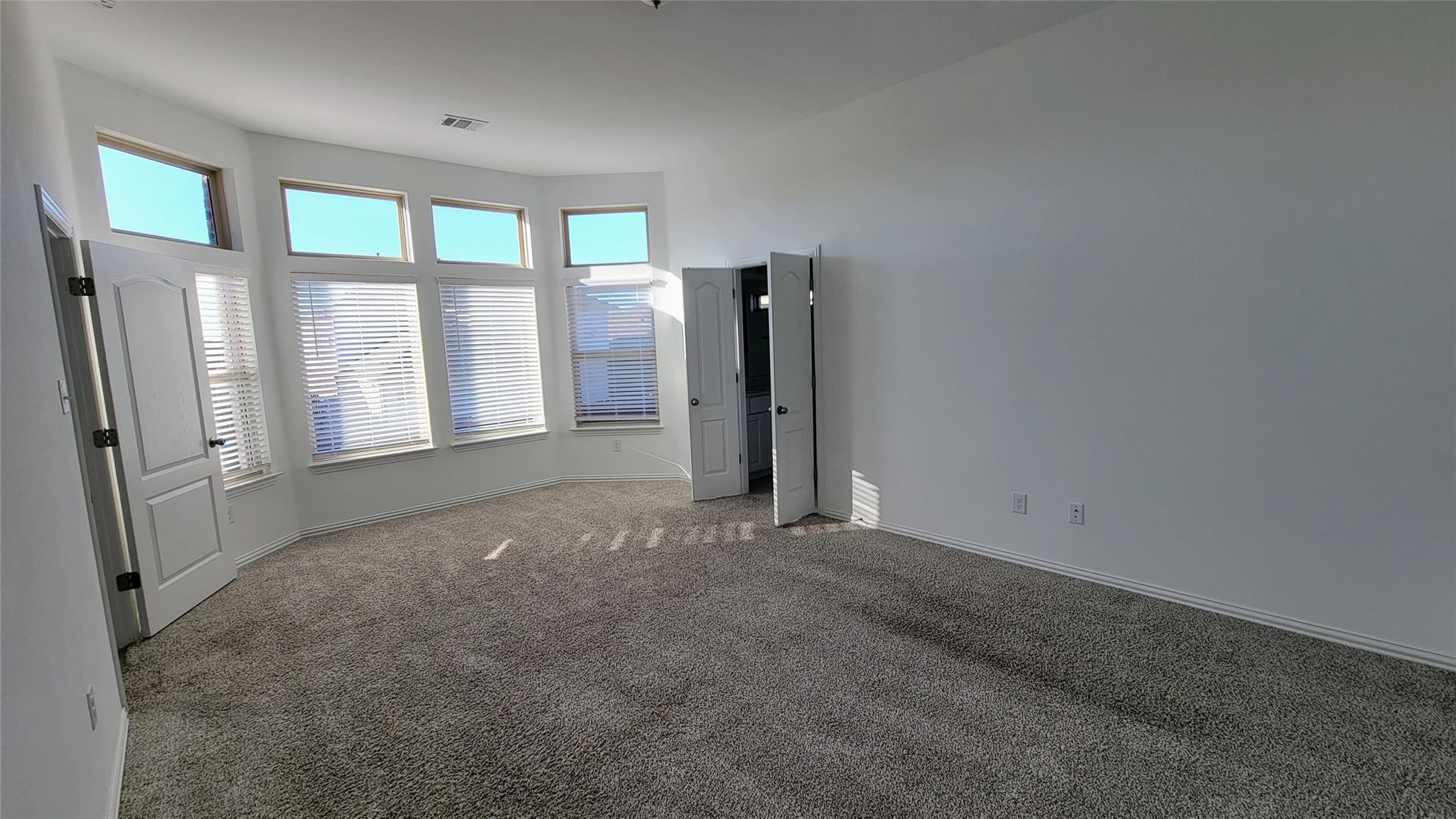 1033 Leadtree LOOP