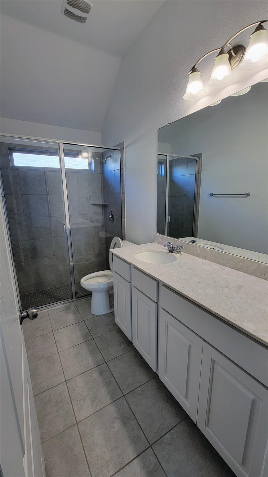 1033 Leadtree LOOP