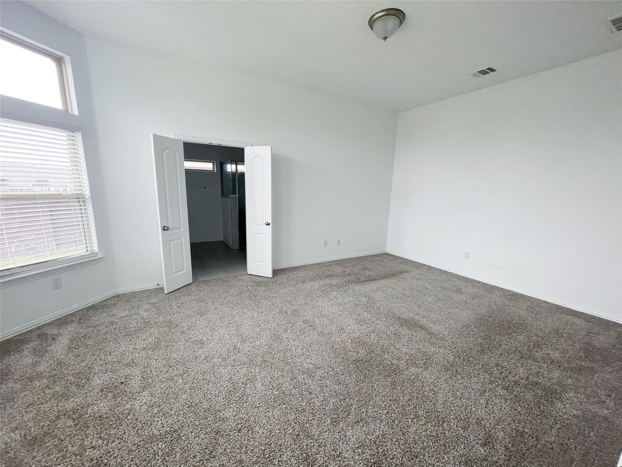 1033 Leadtree LOOP