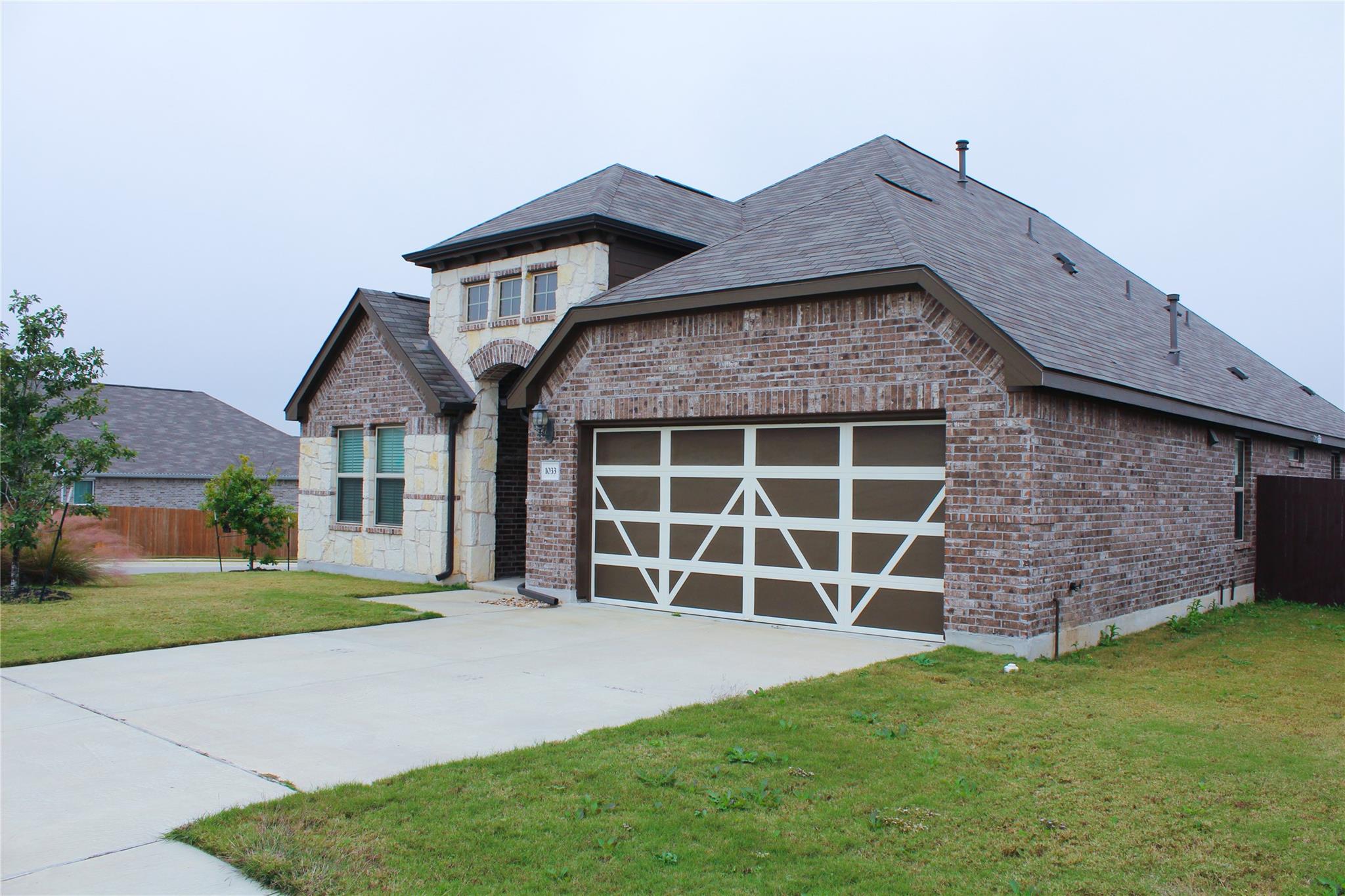 1033 Leadtree LOOP