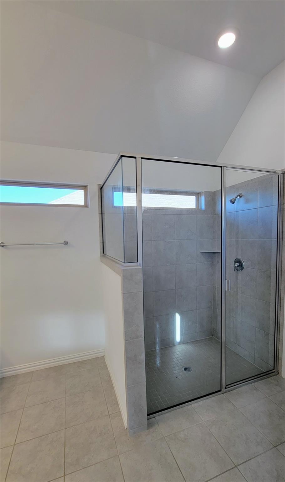 1033 Leadtree LOOP