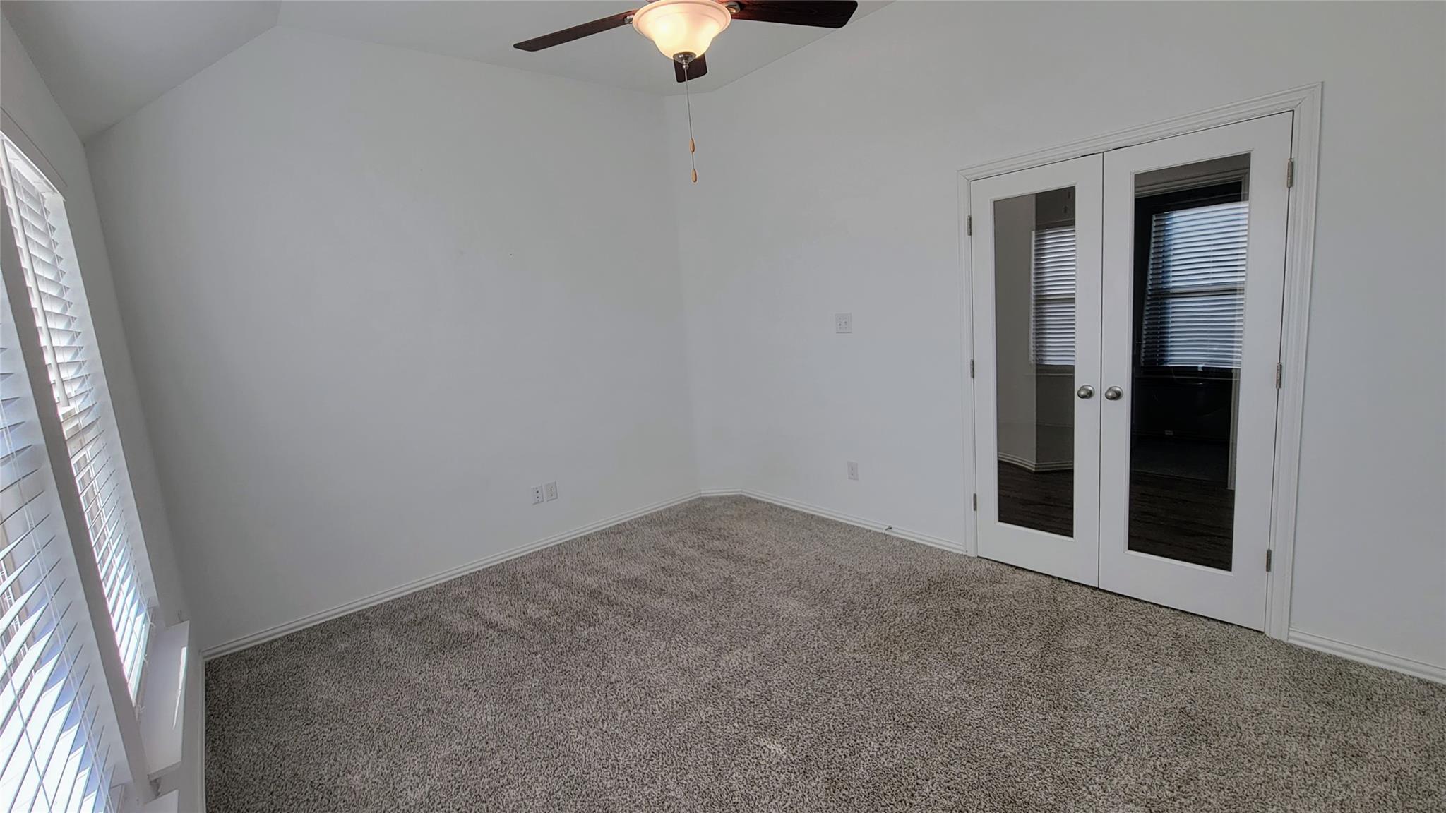1033 Leadtree LOOP