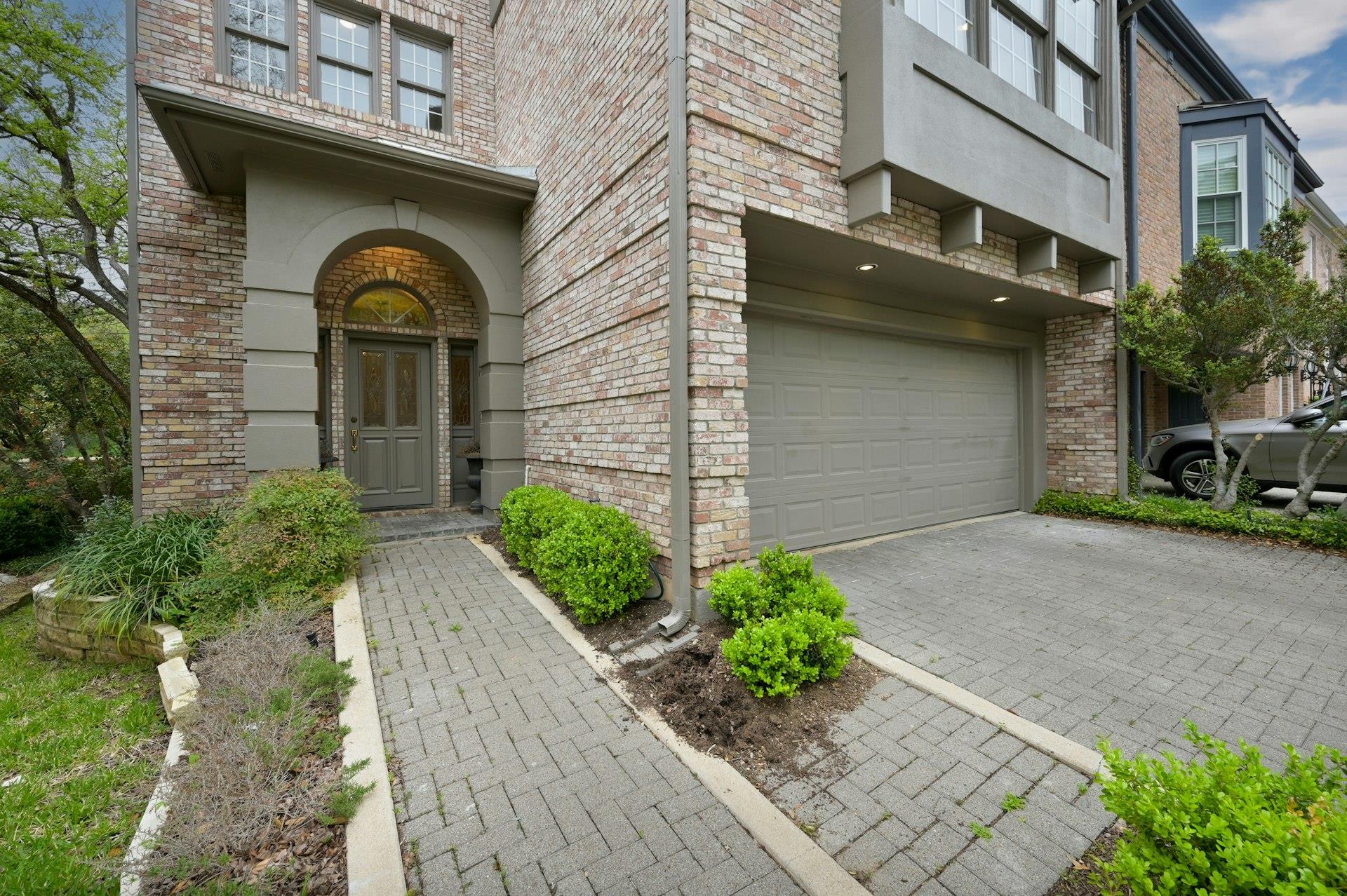 2712 Hillview Green LN