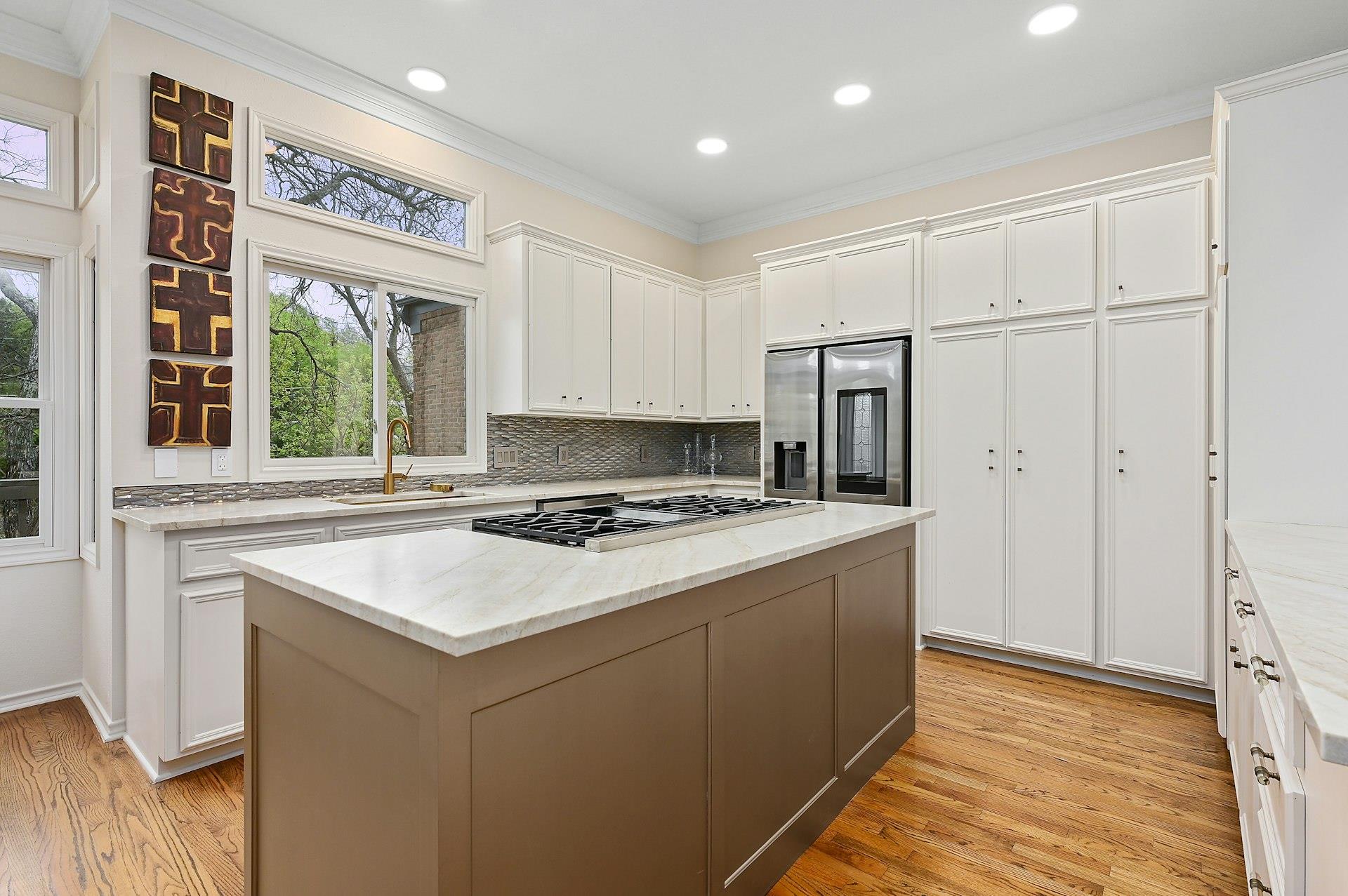 2712 Hillview Green LN