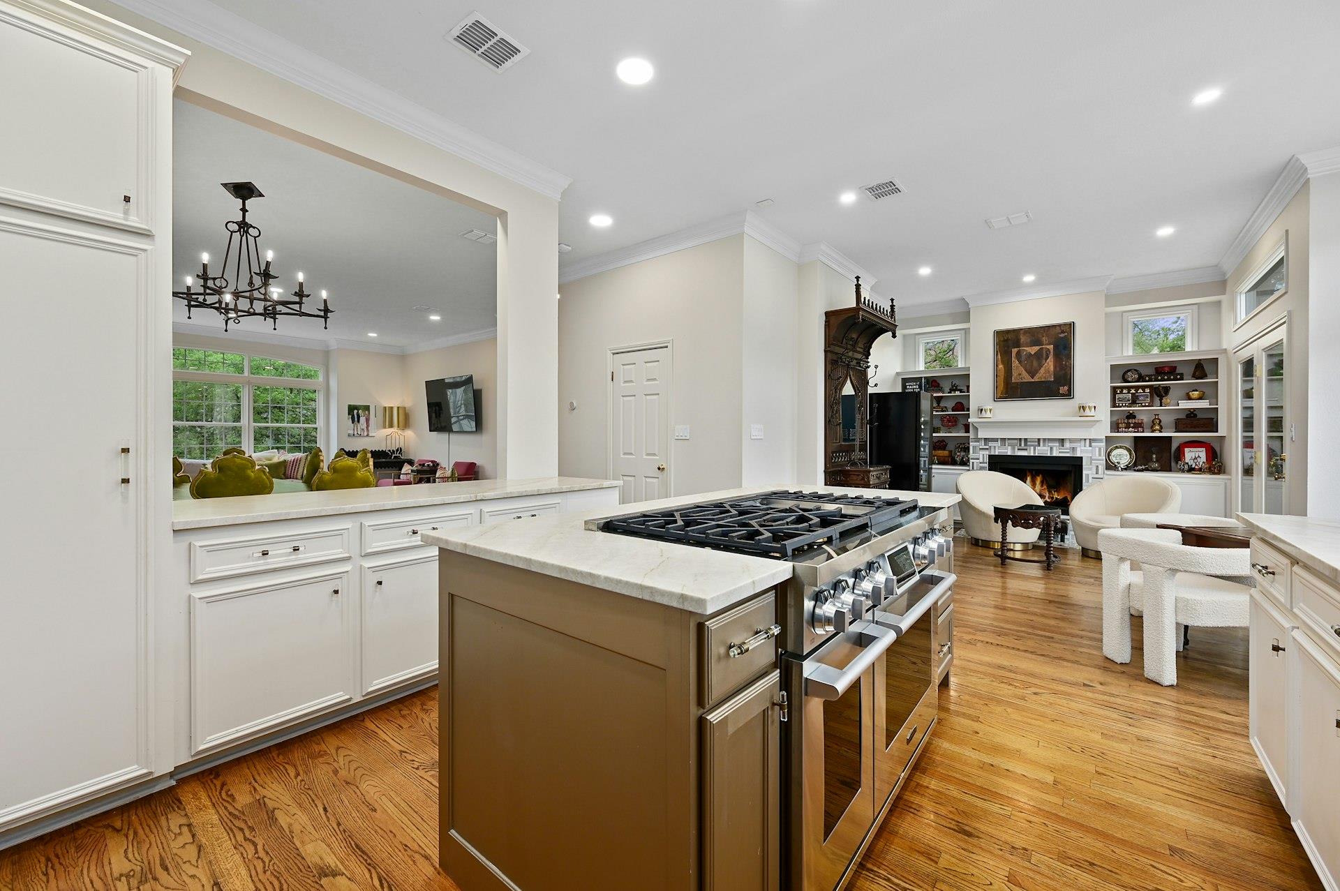 2712 Hillview Green LN