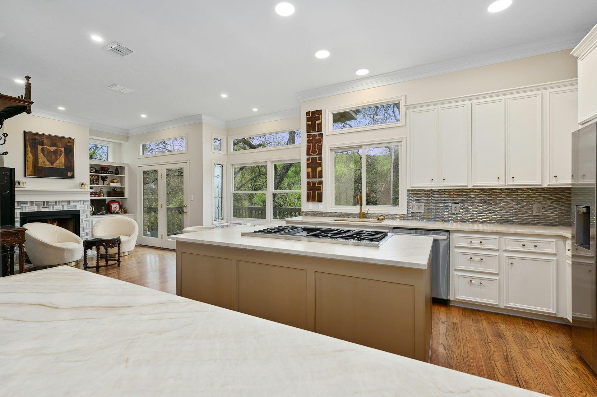 2712 Hillview Green LN