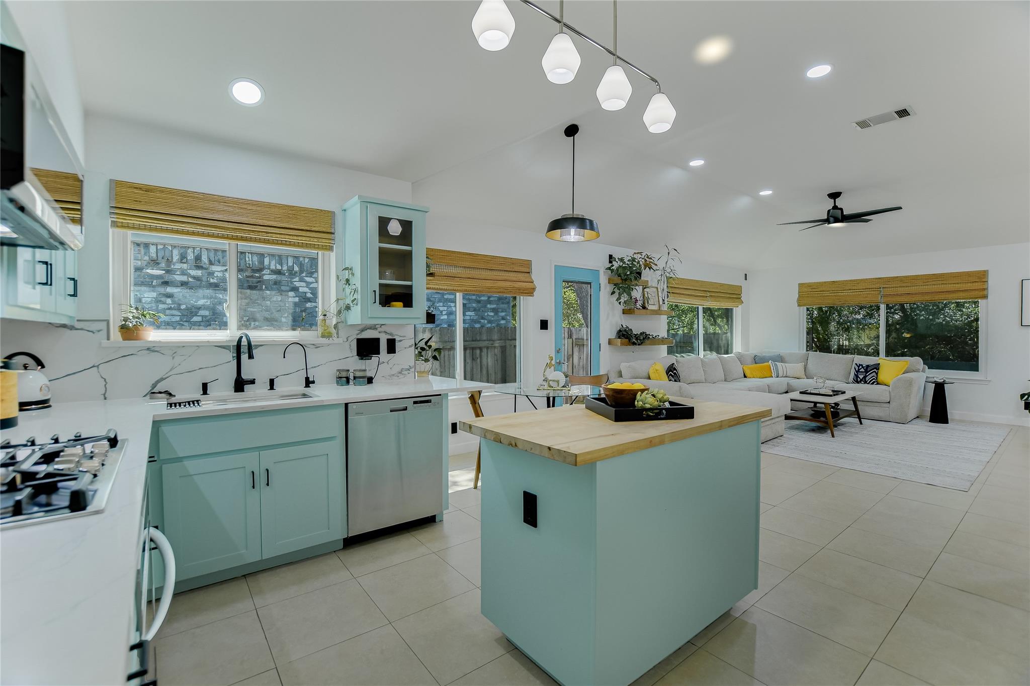 10916 Sierra Oaks