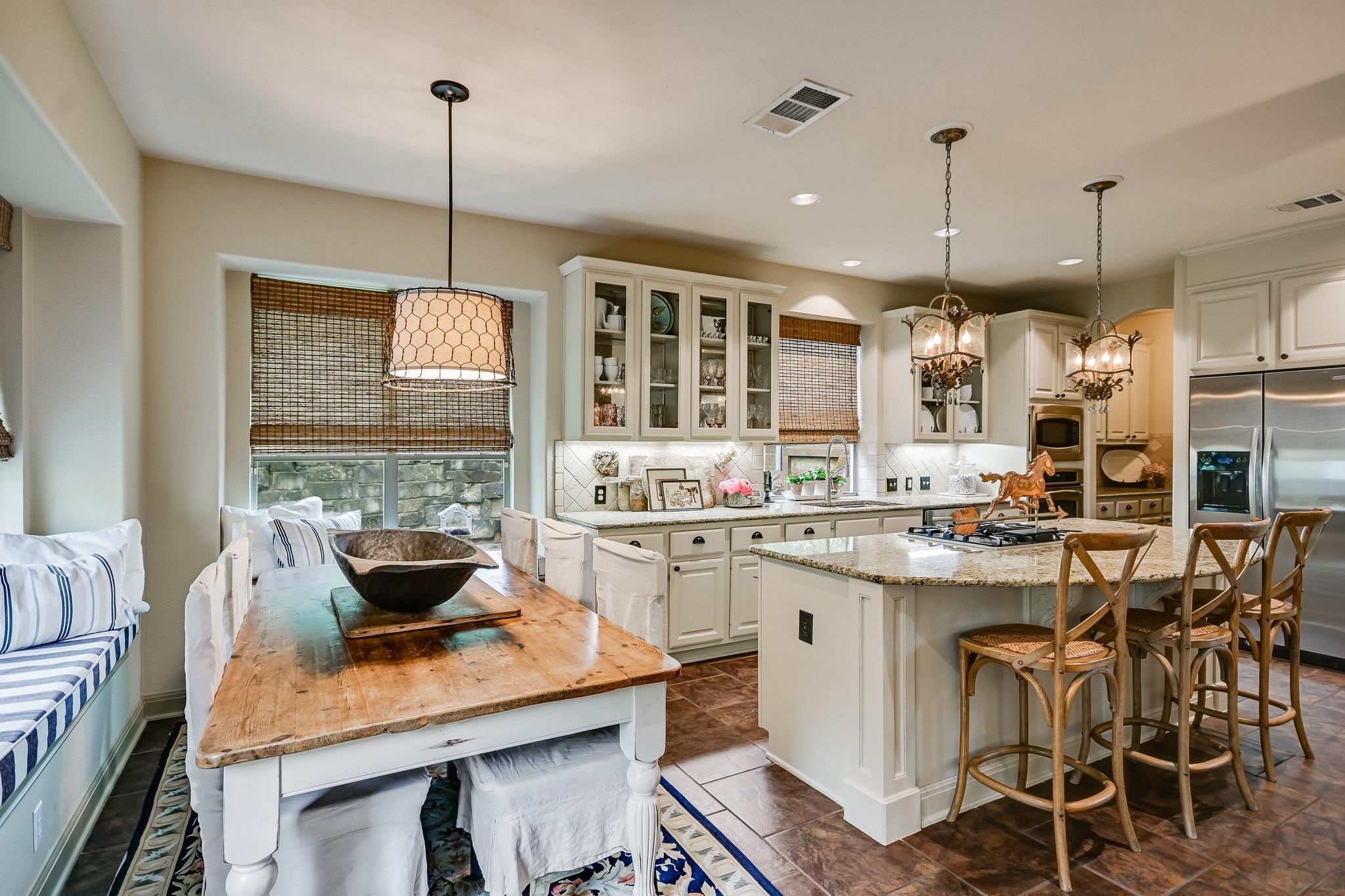 5821 Kempson DR